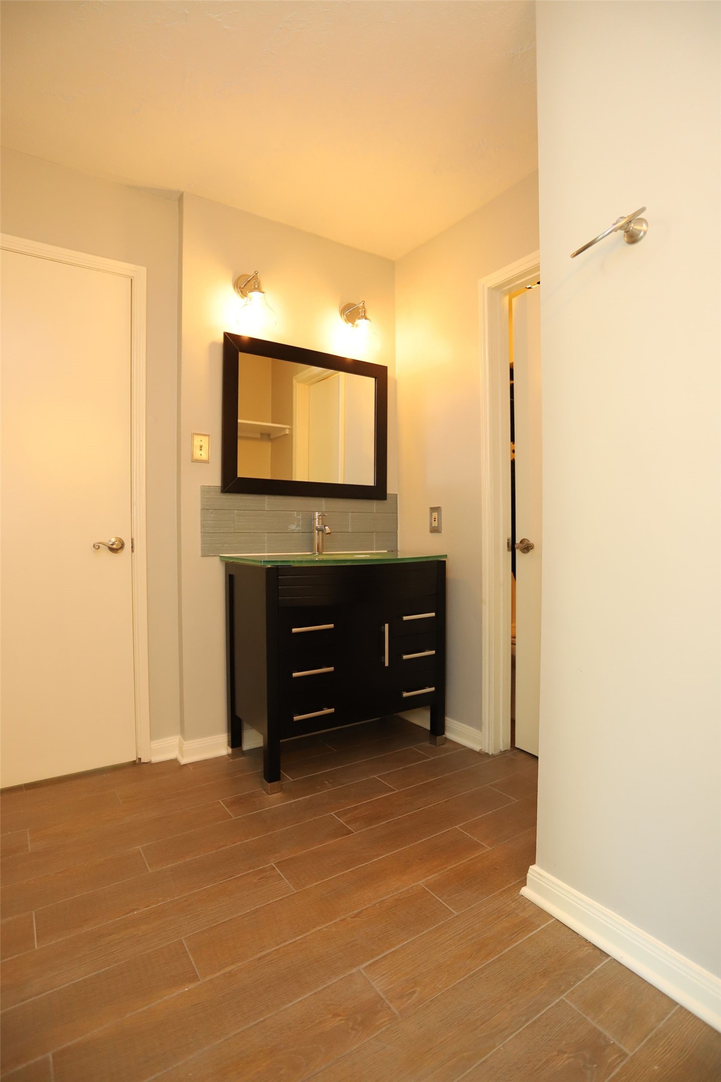 12870 Westella Drive Property Photo 12
