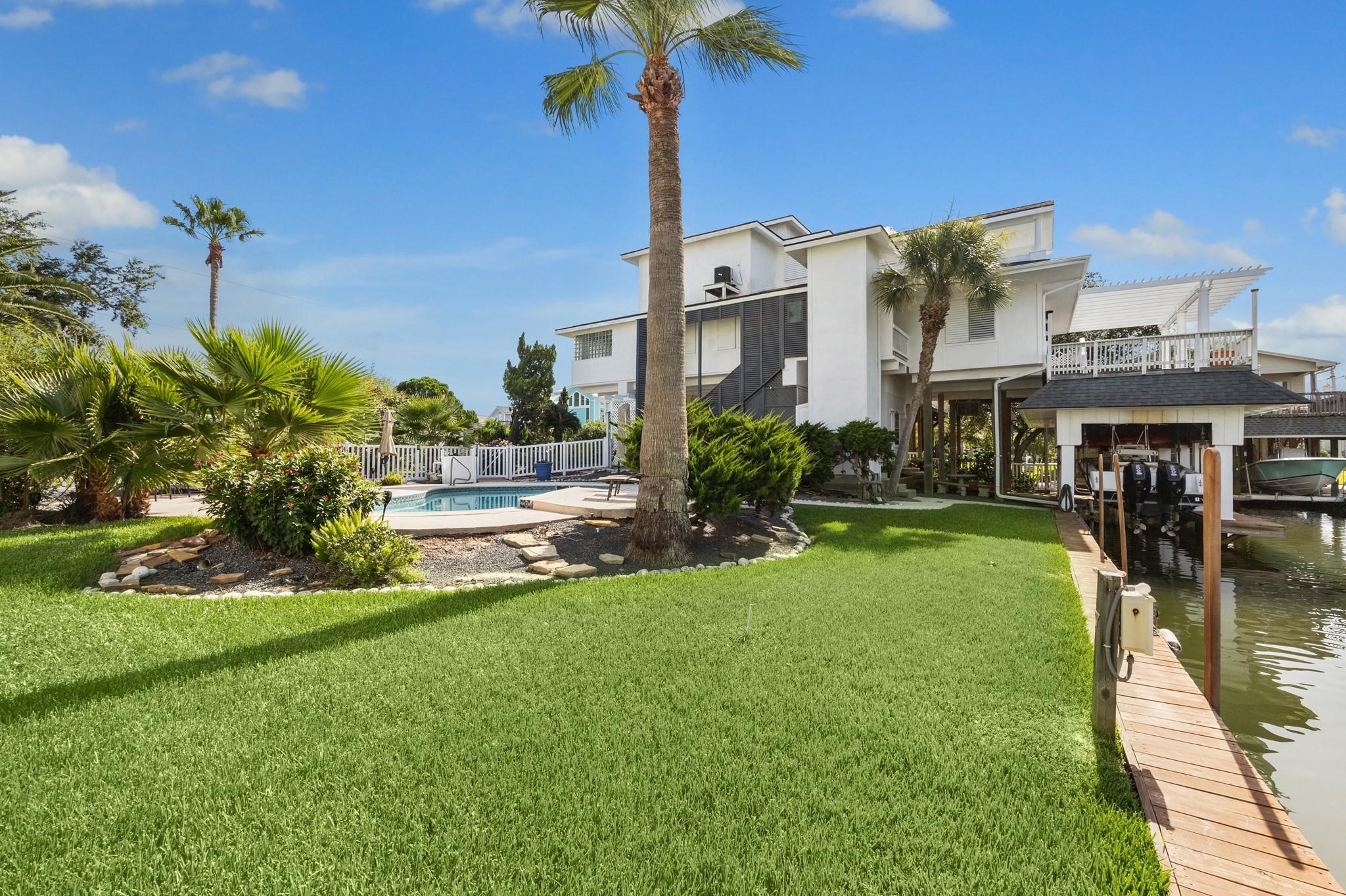 1330 Coral Way Property Photo 37