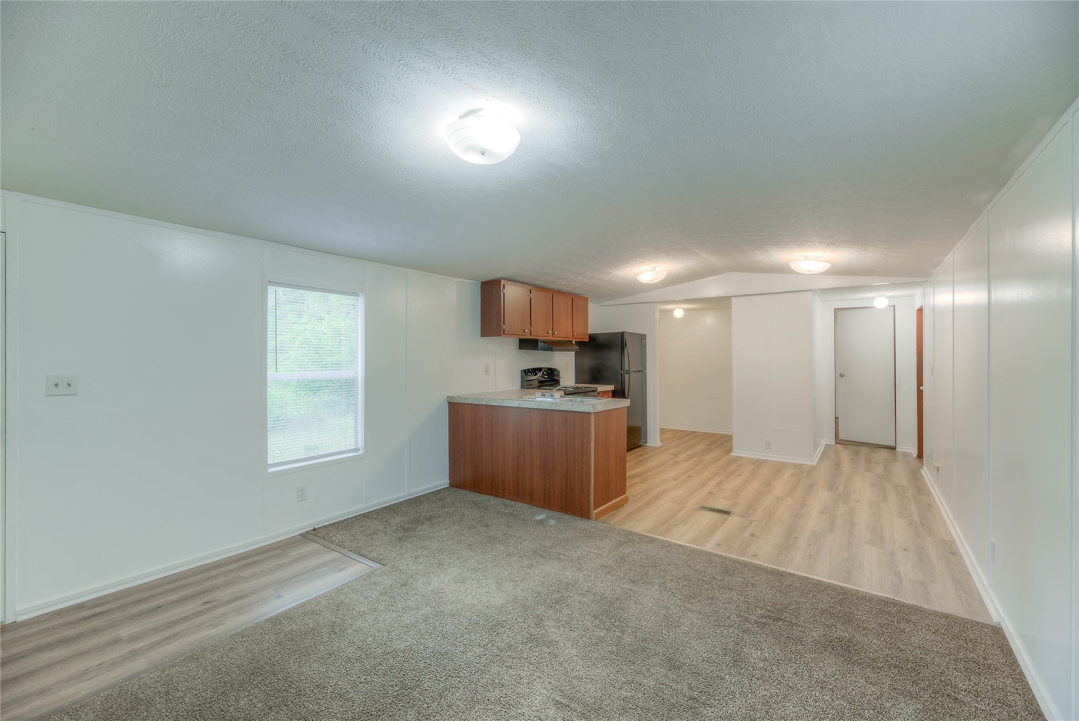 386 Ithica Property Photo 5