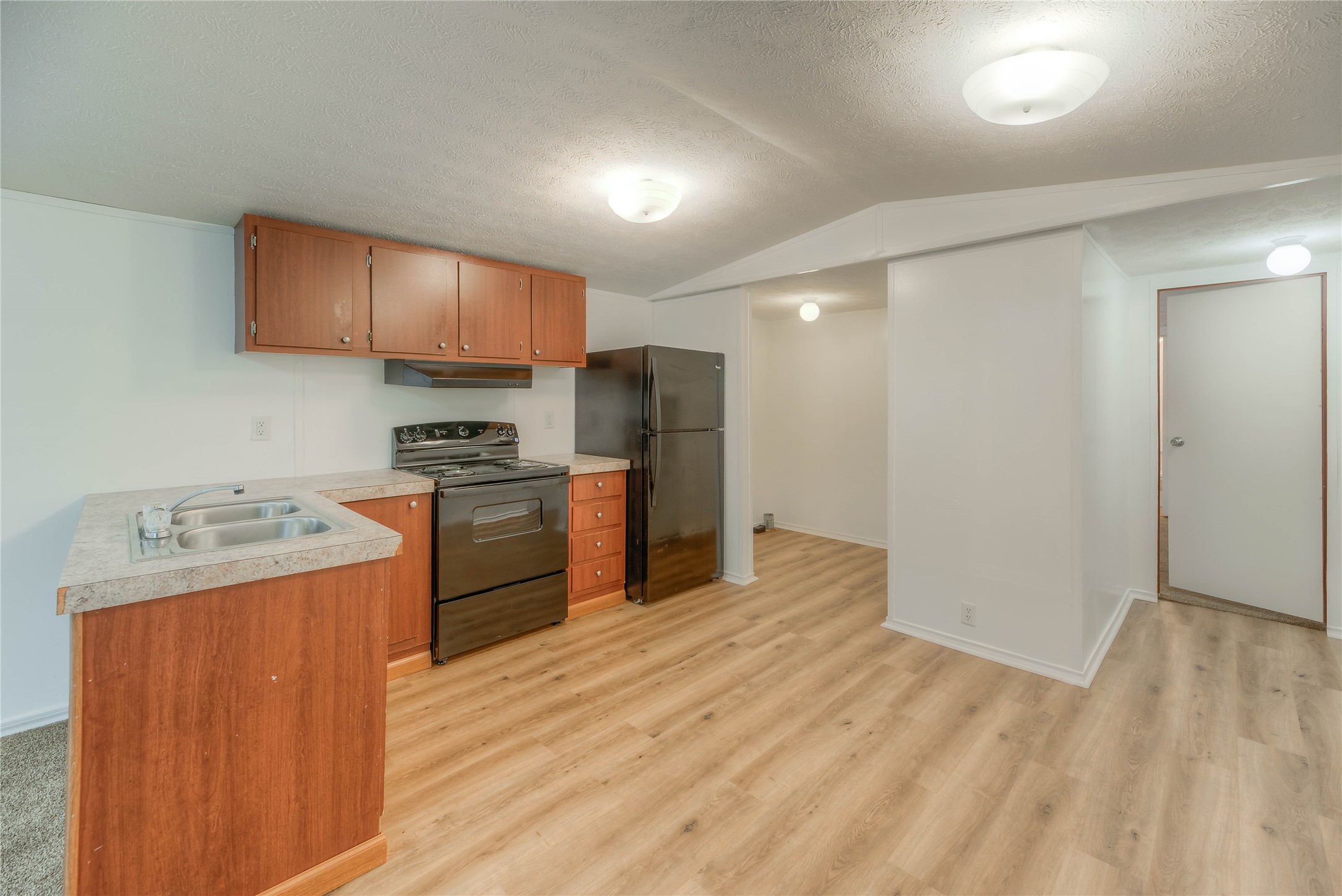 386 Ithica Property Photo 6