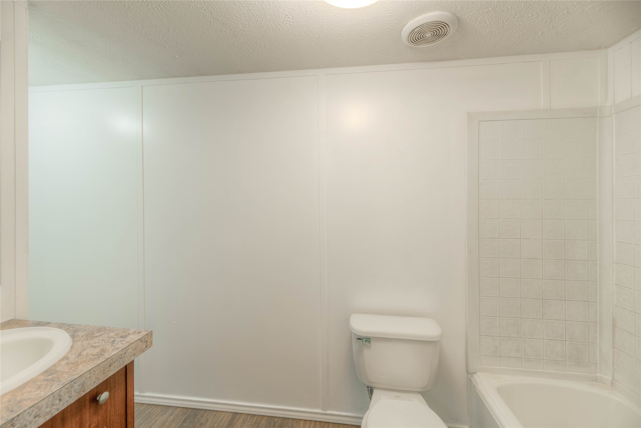 386 Ithica Property Photo 9