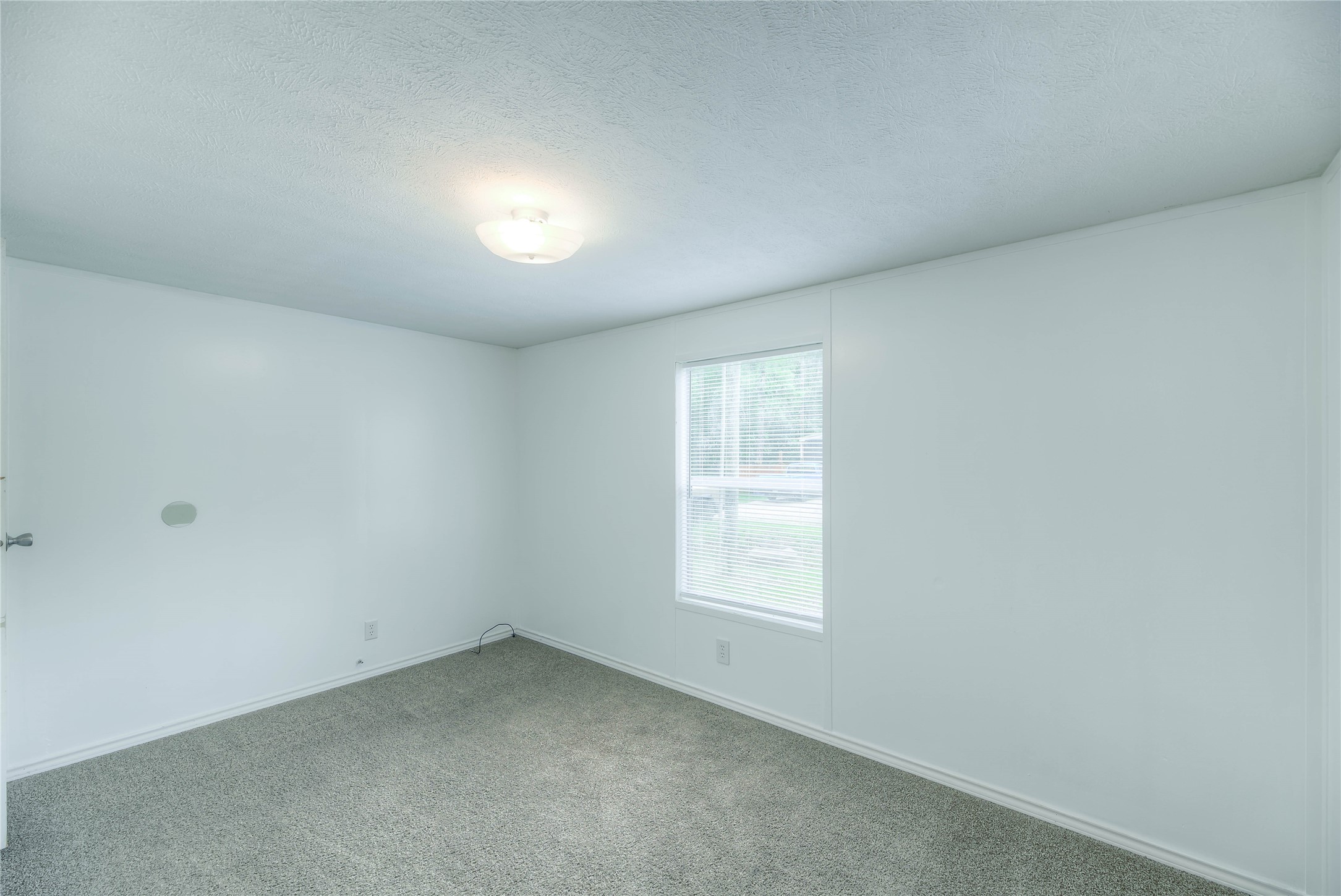386 Ithica Property Photo 11