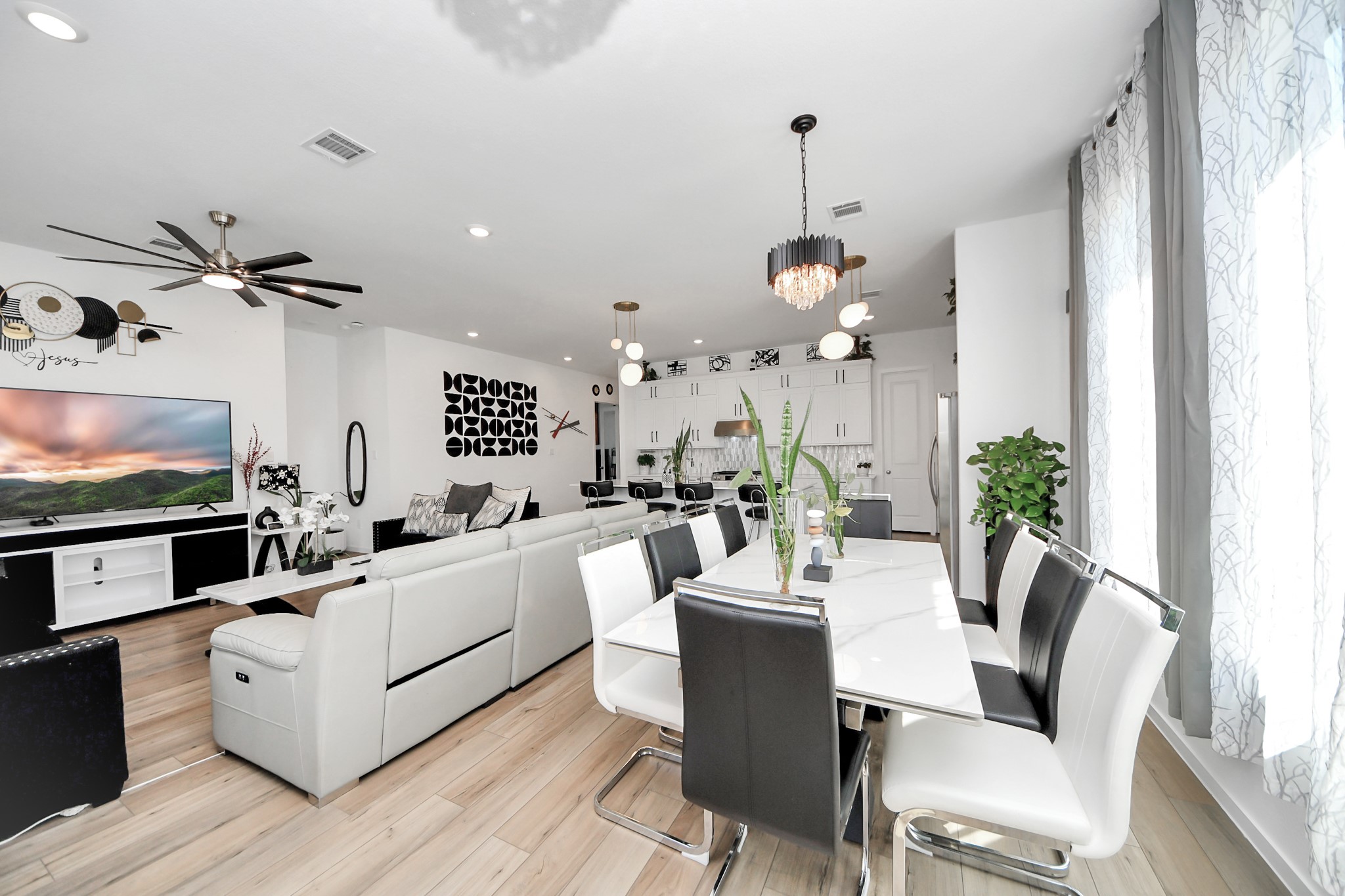 2443 Honeyberry Shrub Drive Property Photo 31