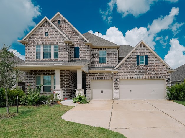 5823 Ash Valley Drives Property Photo 2
