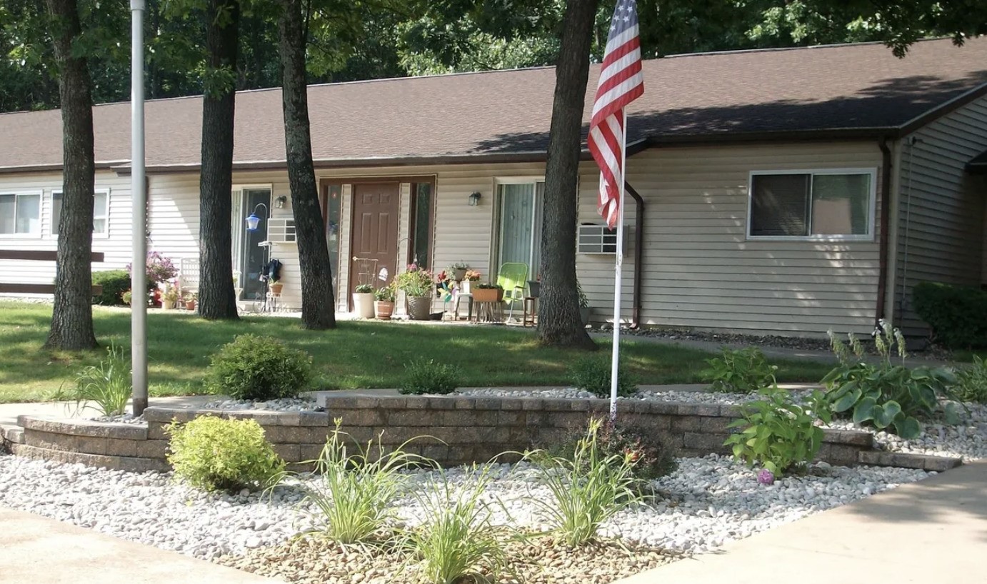 300 Sand Hill Manor Drive Property Photo 1