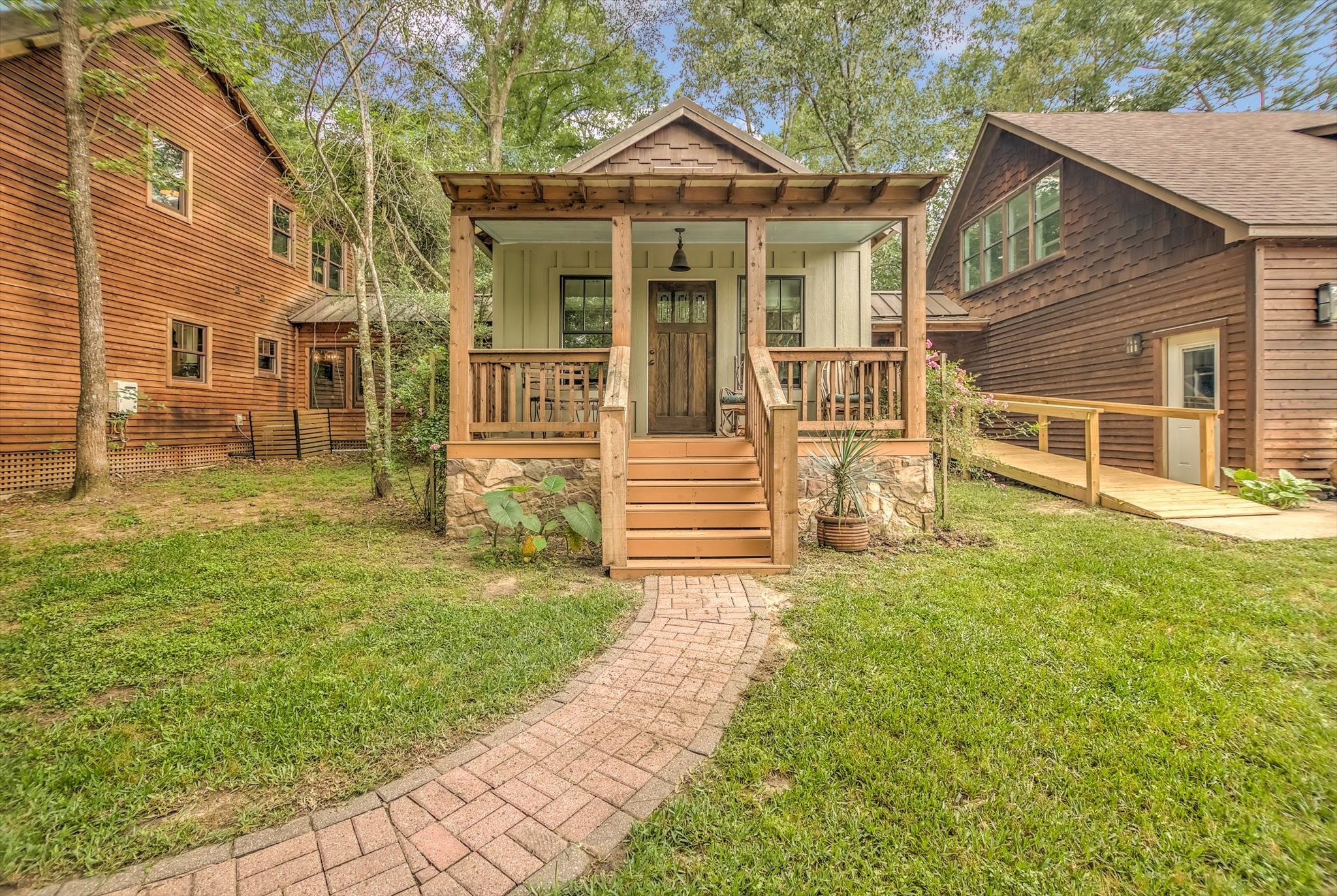 1881 Ne Clayton Street Property Photo 7