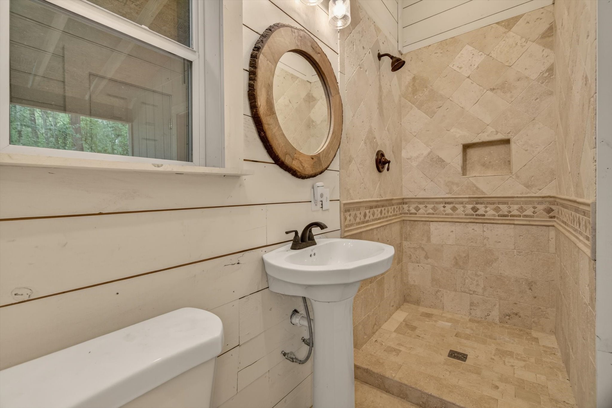 1881 Ne Clayton Street Property Photo 25