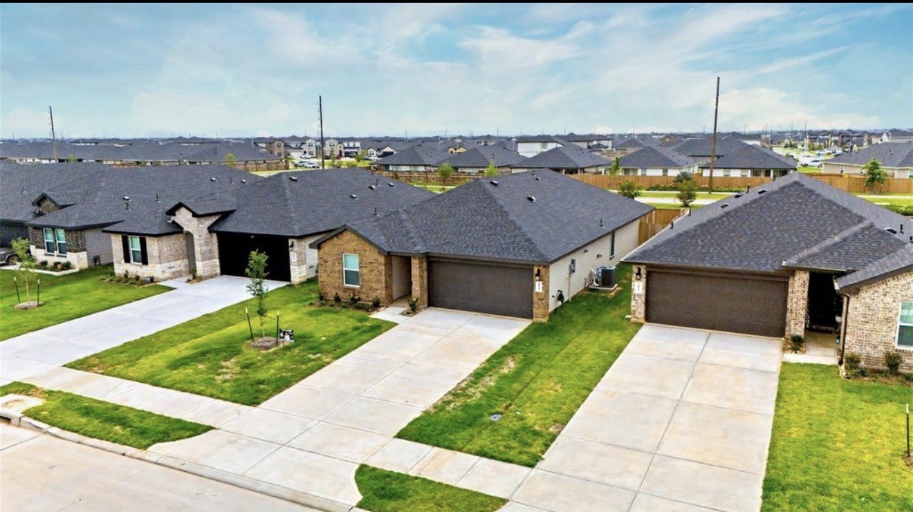 30519 Carter Cv Property Photo 2