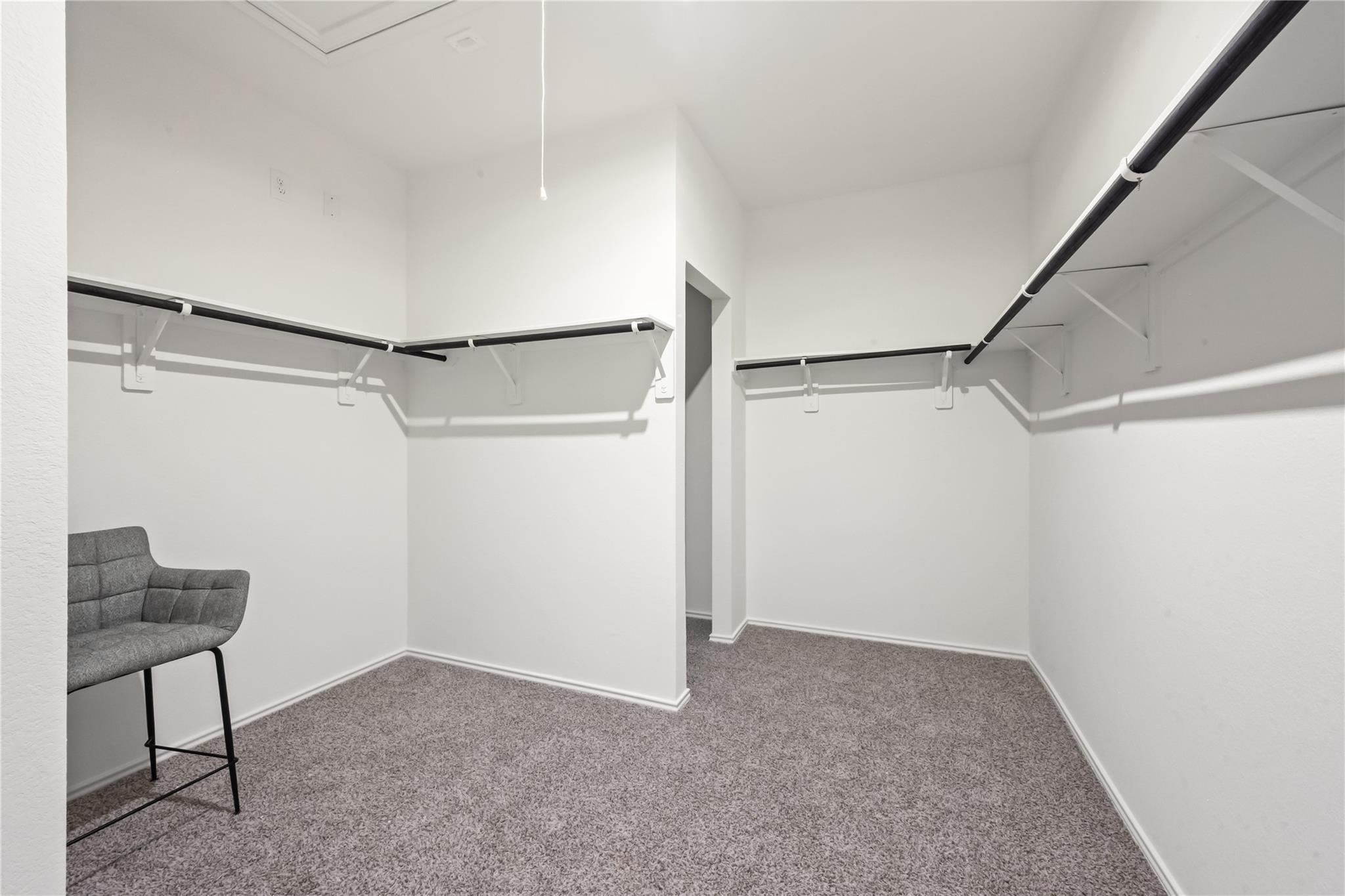 2509 Roseman Court Property Photo 24