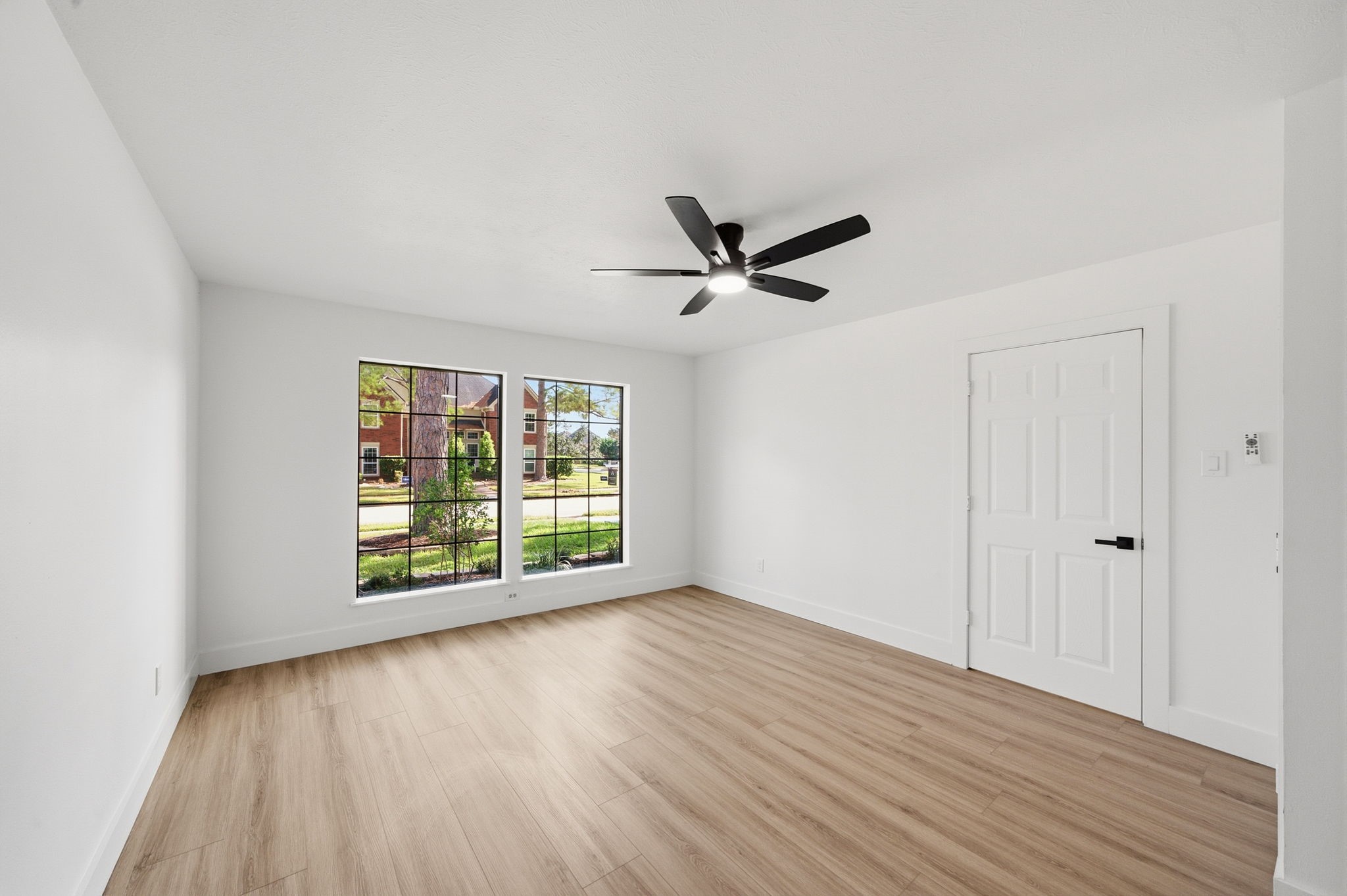2304 Eagles Way Property Photo 25