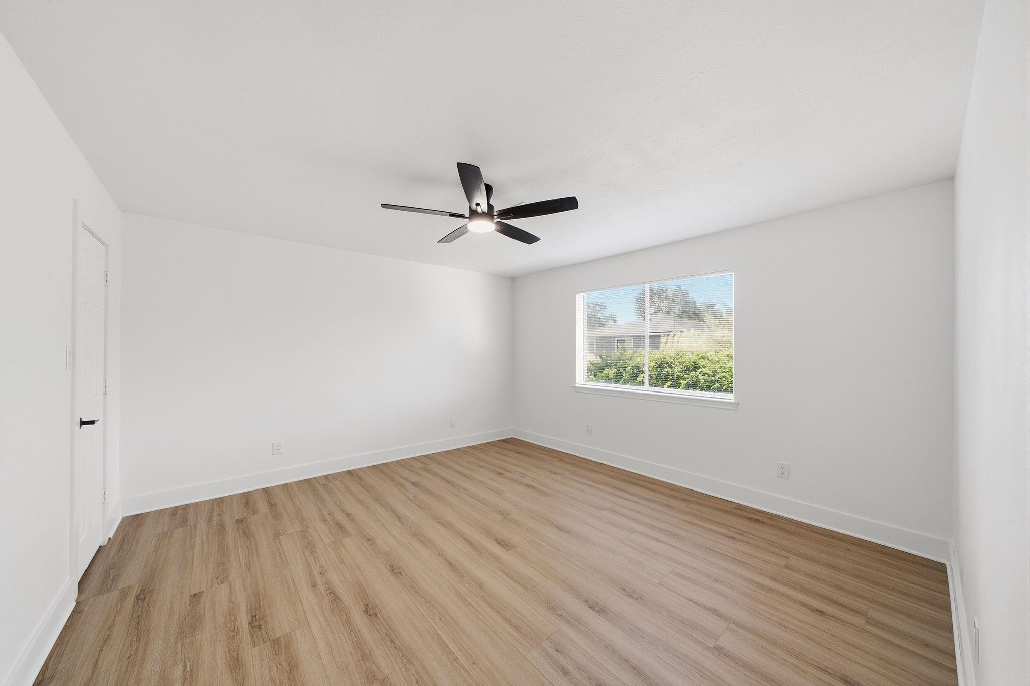 2304 Eagles Way Property Photo 34