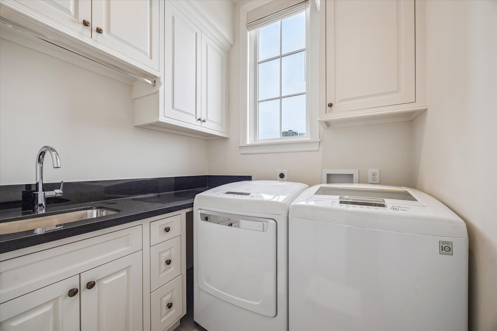 415 Lovett Boulevard E Property Photo 17