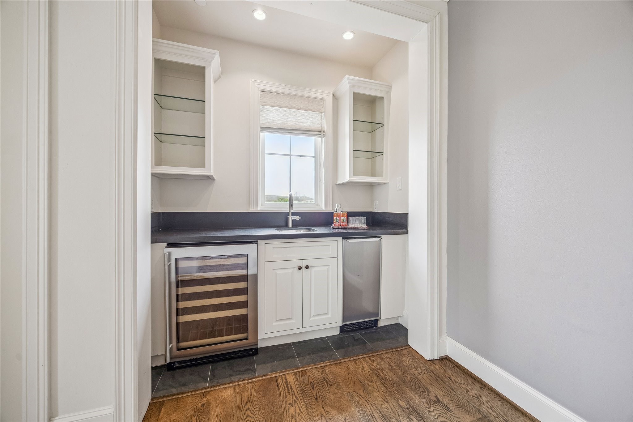 415 Lovett Boulevard E Property Photo 22
