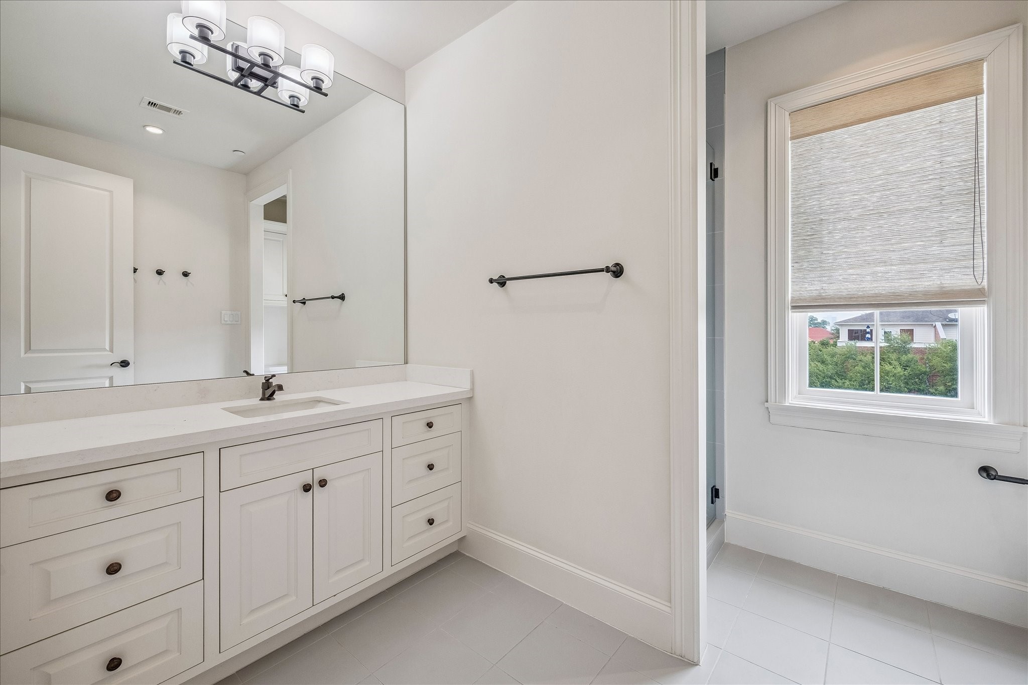 415 Lovett Boulevard E Property Photo 23