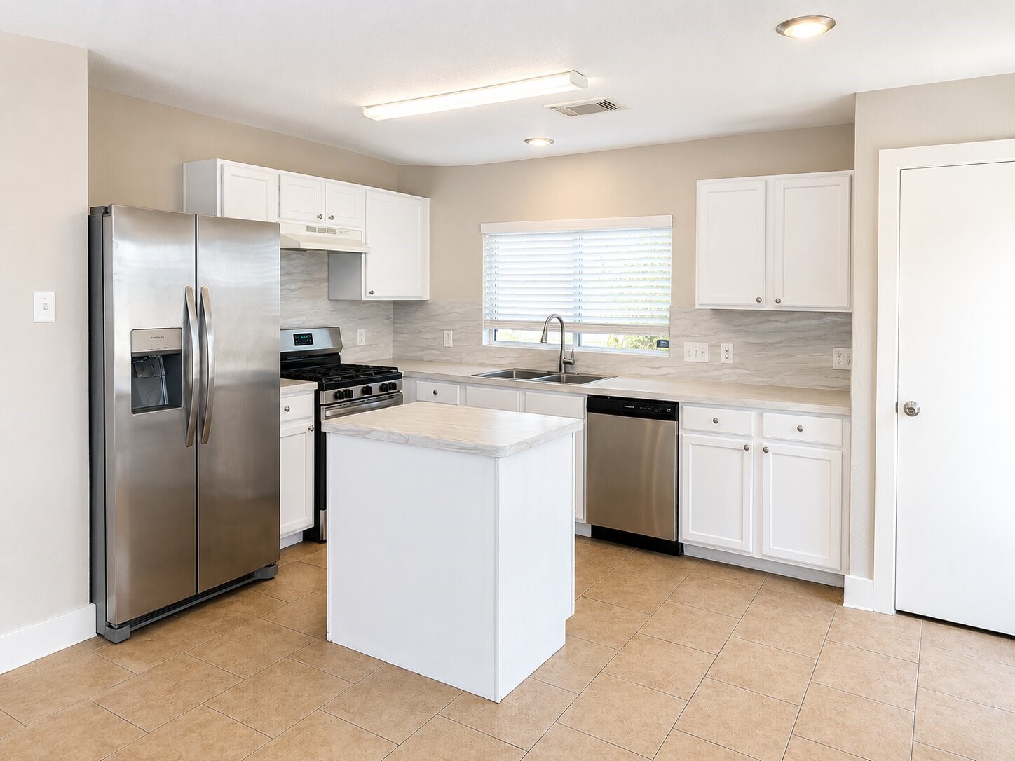 1210 Verde Trails Drive Property Photo 5