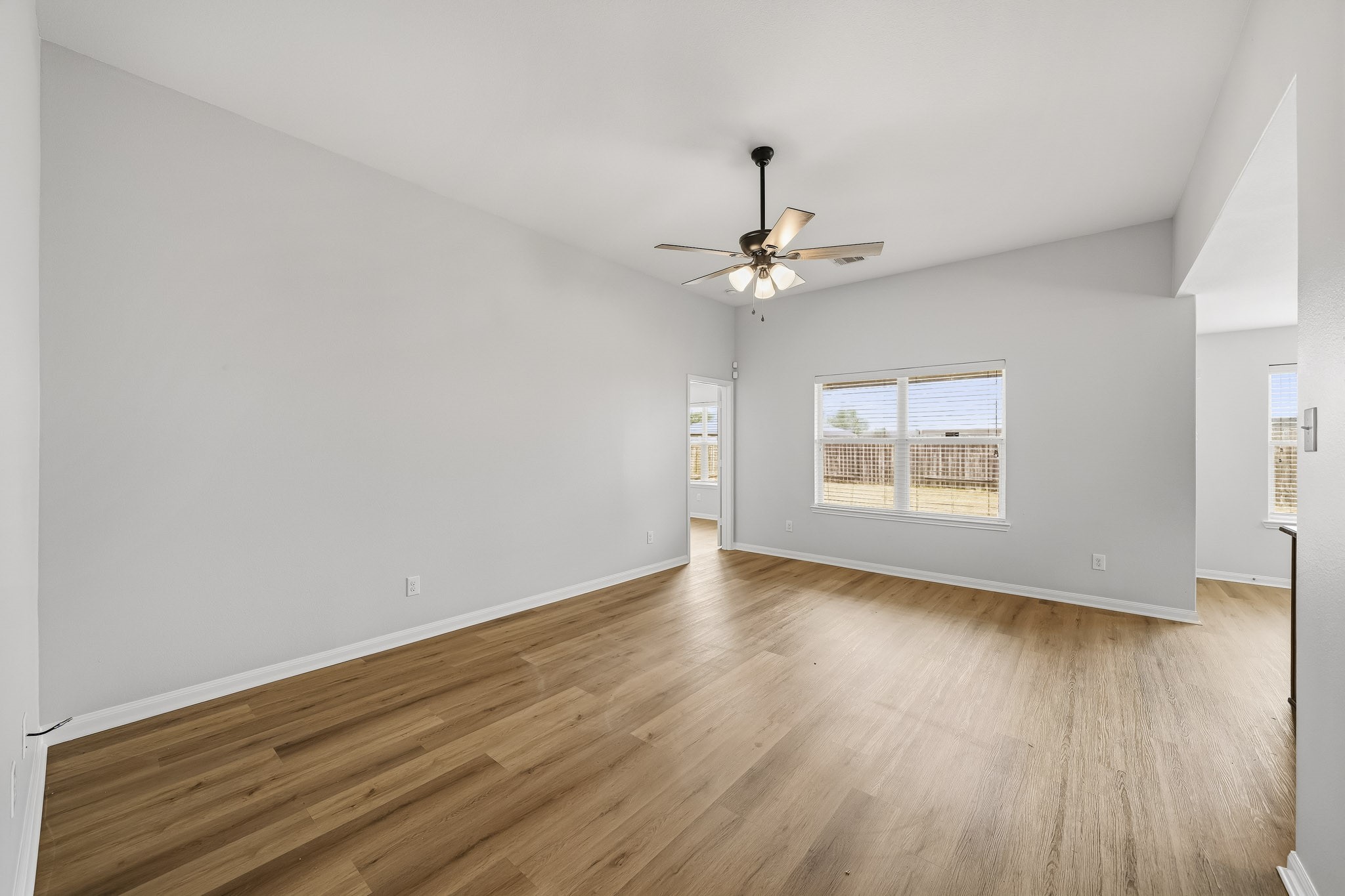 7203 Montclair Peak Lane Property Photo 6