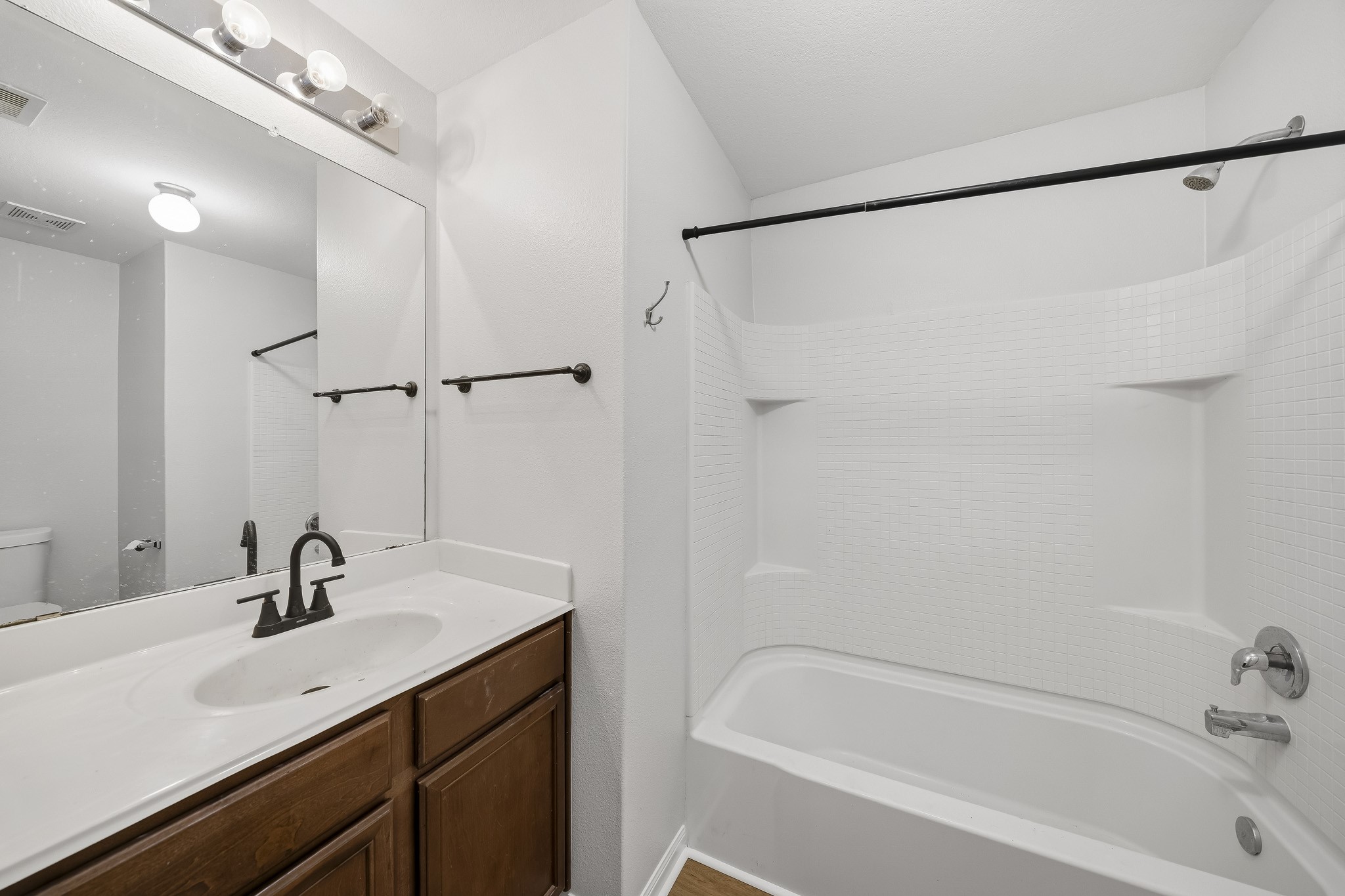 7203 Montclair Peak Lane Property Photo 10