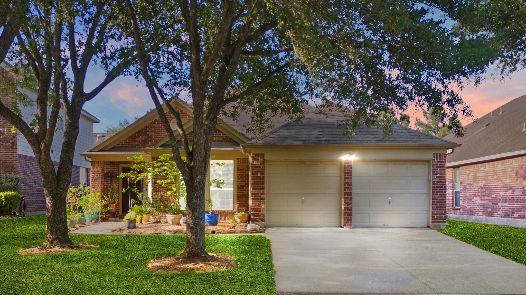 20210 Emerald Cliff Lane Property Photo