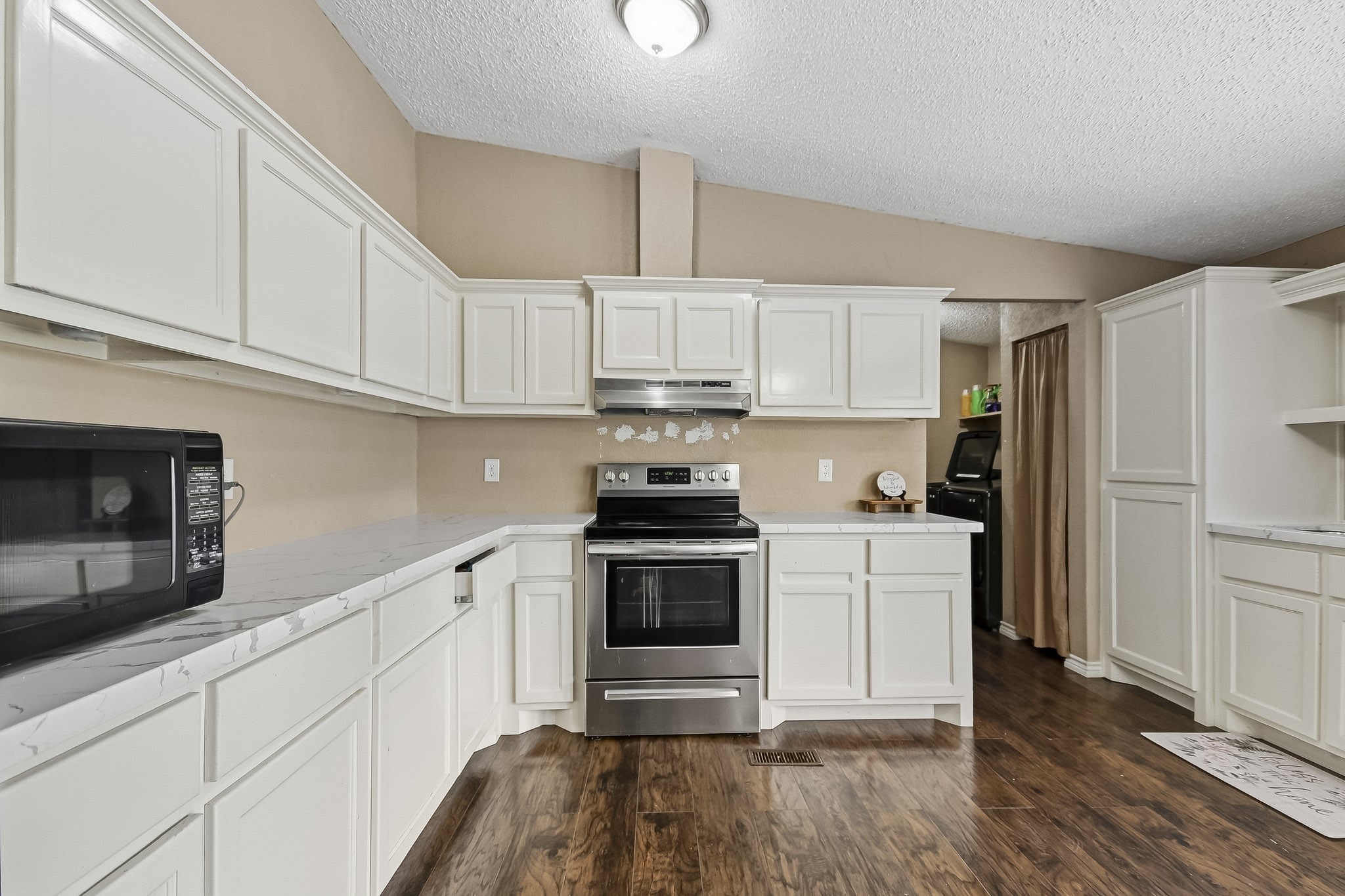 7126 Mourning Drive Property Photo 5