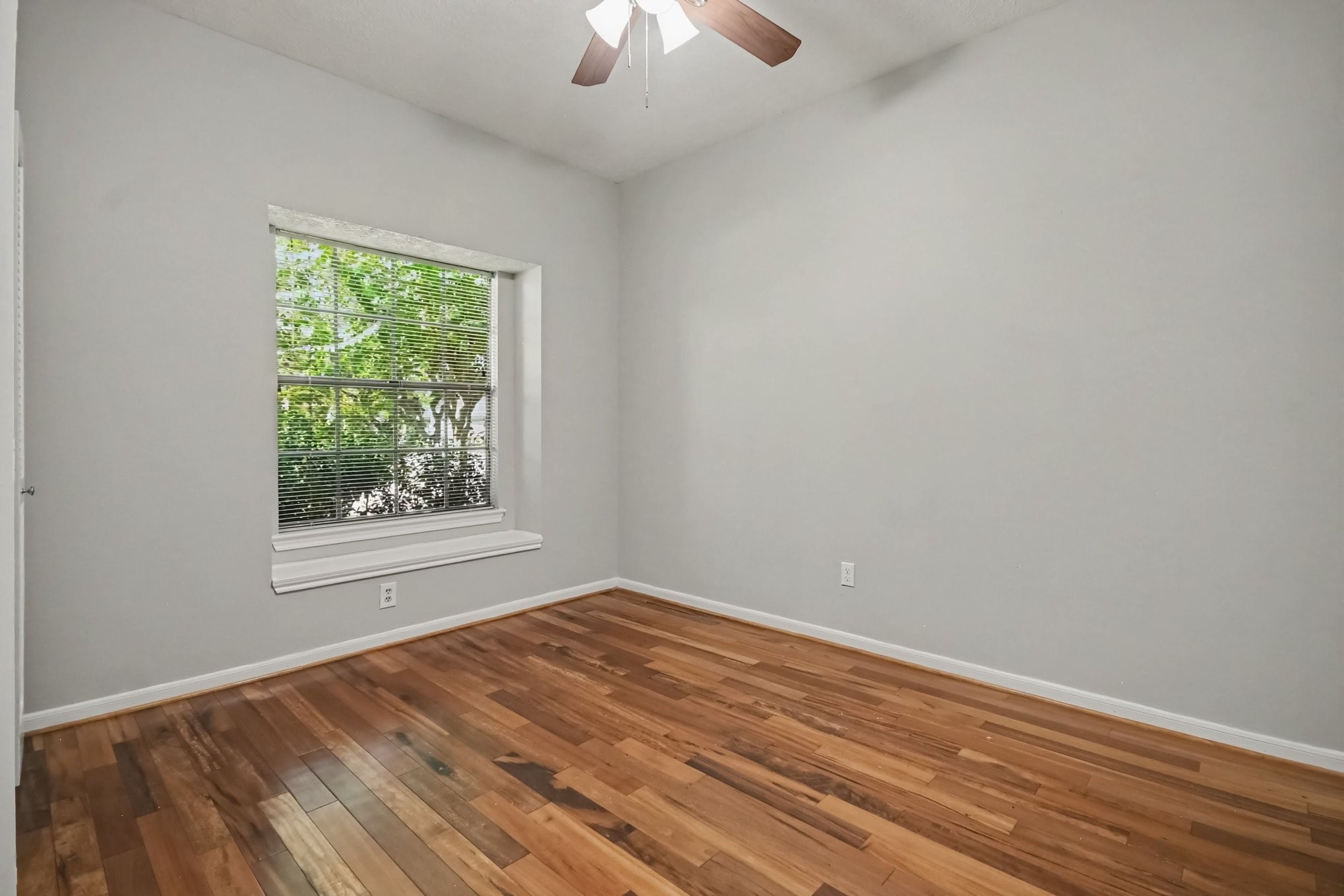 15814 Lake Lodge Drive Property Photo 26