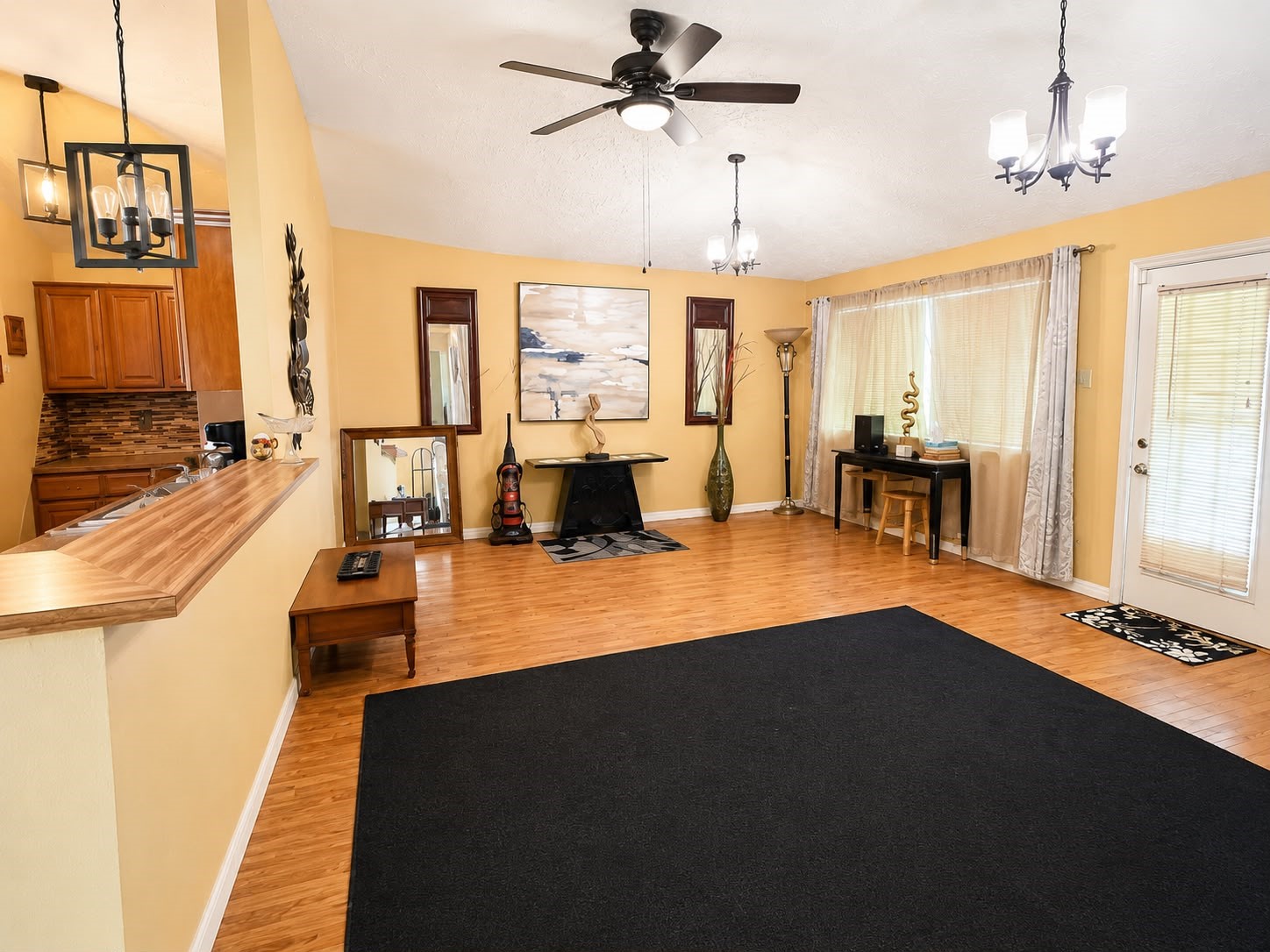 6511 La Violetta Drive Property Photo 2