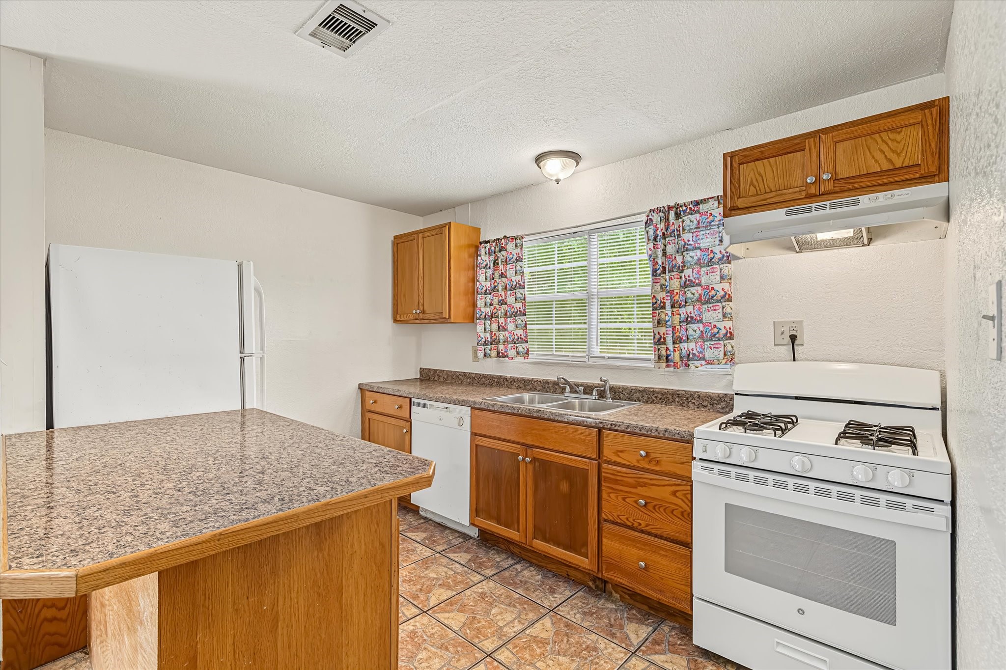 612 Harvey Street Property Photo 10