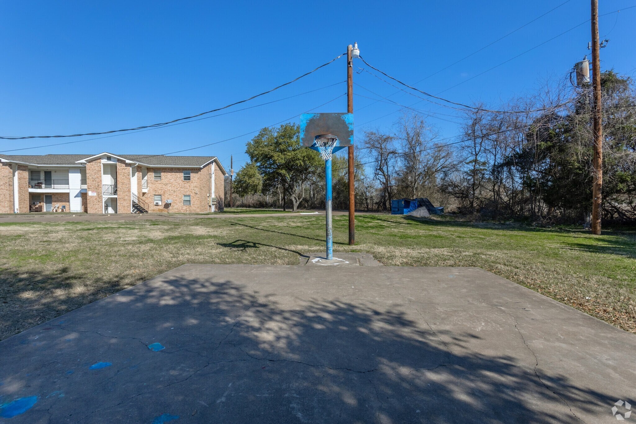 520 Laredo St Property Photo 7