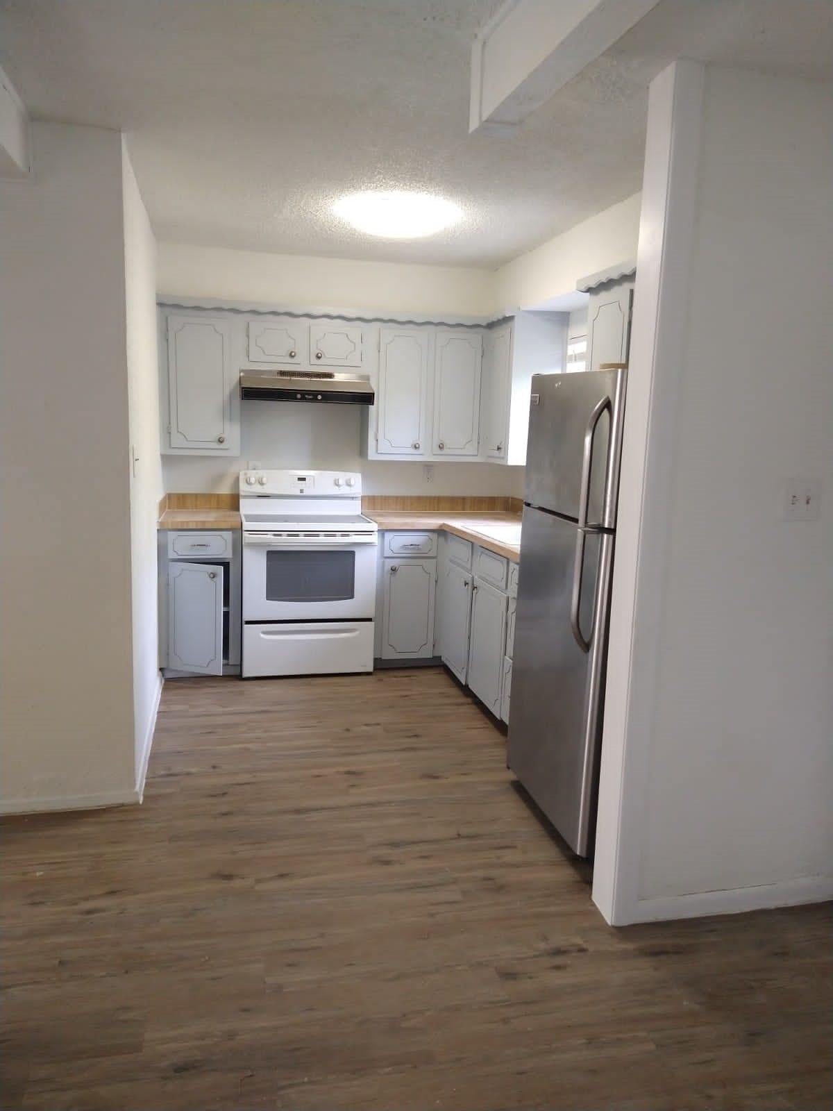 17042 Laurelwood Drive Property Photo 6