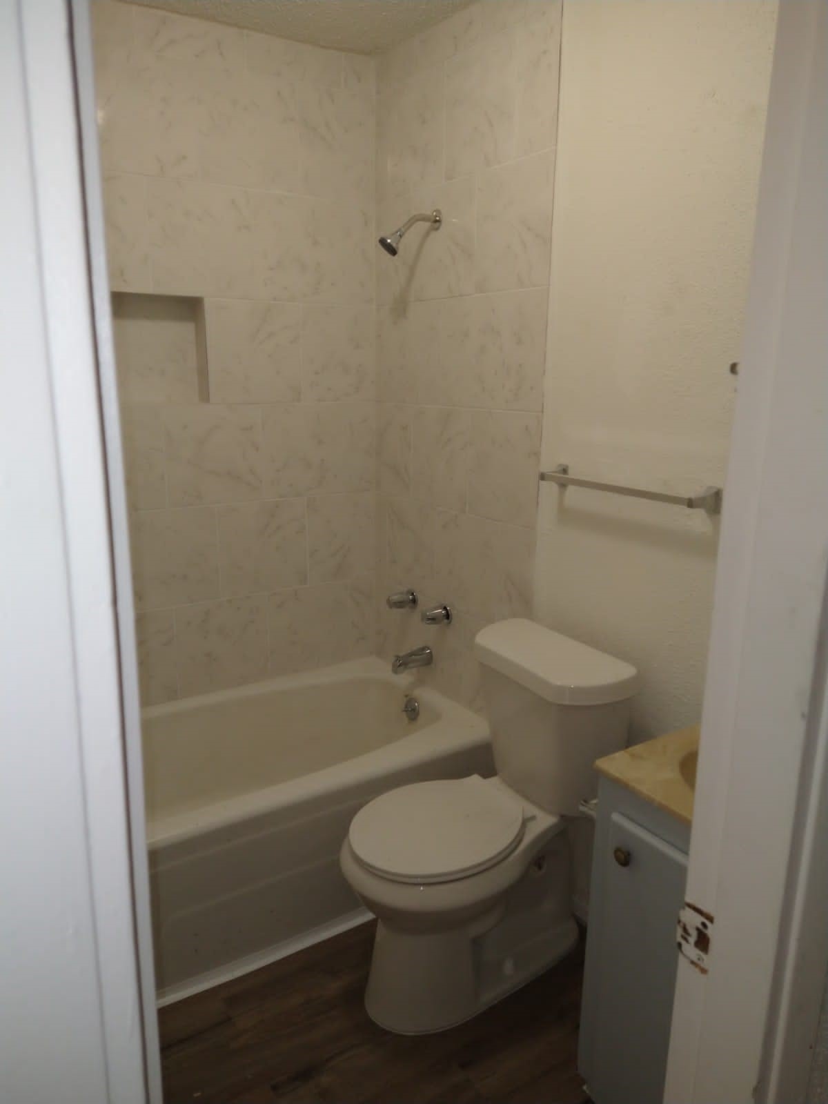 17042 Laurelwood Drive Property Photo 9