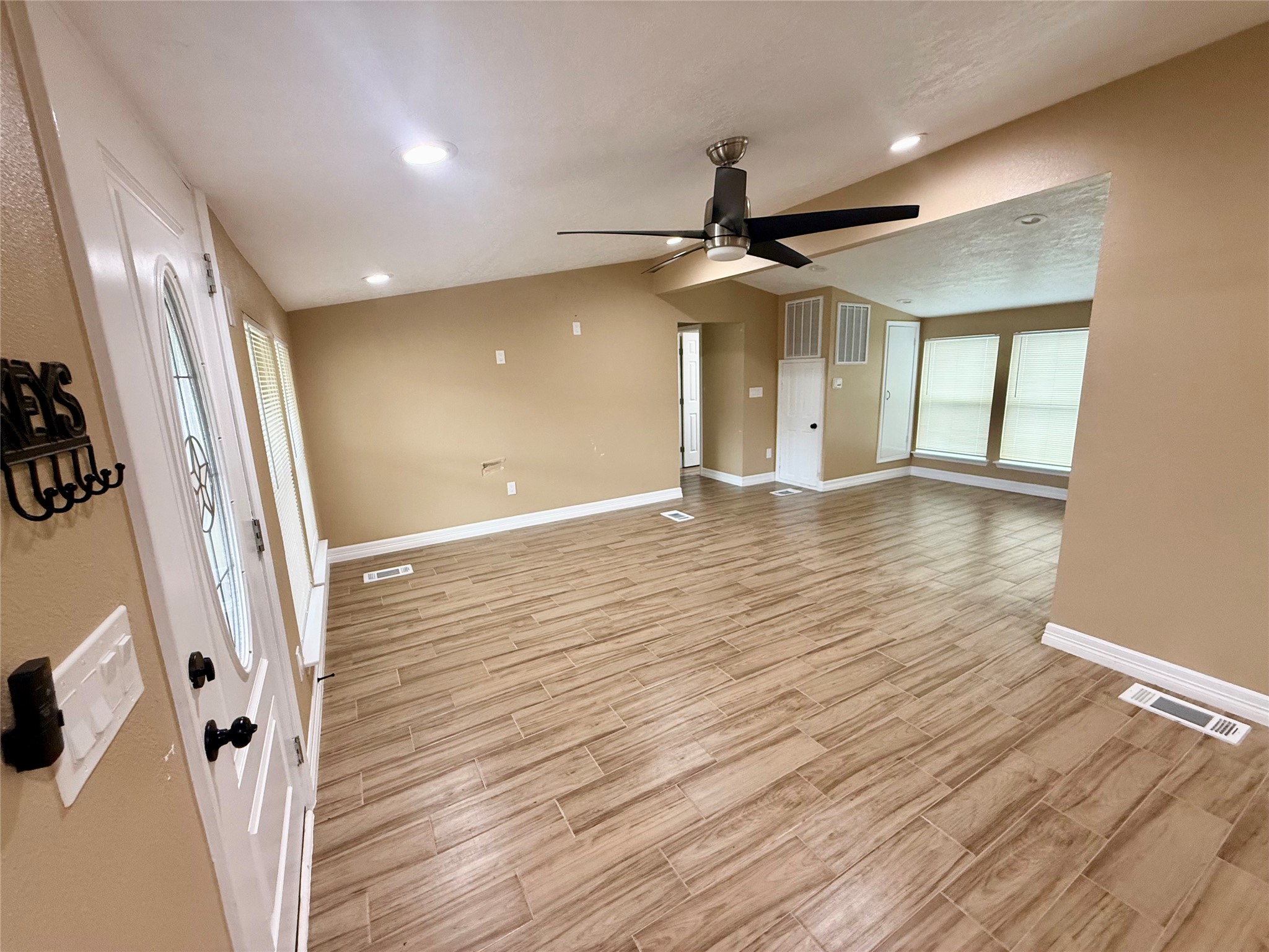 9115 Puritan Way Property Photo 7