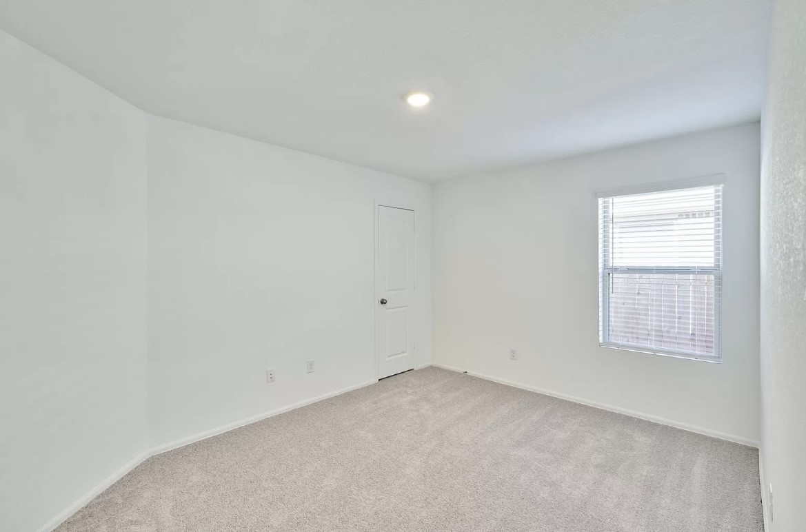6313 Barrington Cliff Trail Property Photo 9