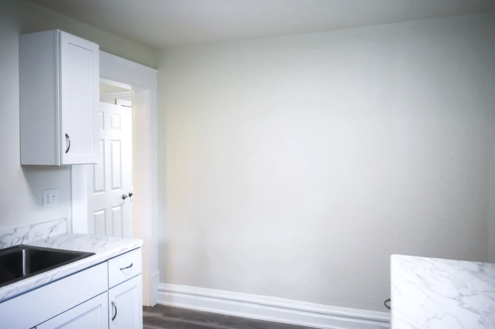 313 E St Joseph Street Property Photo 5