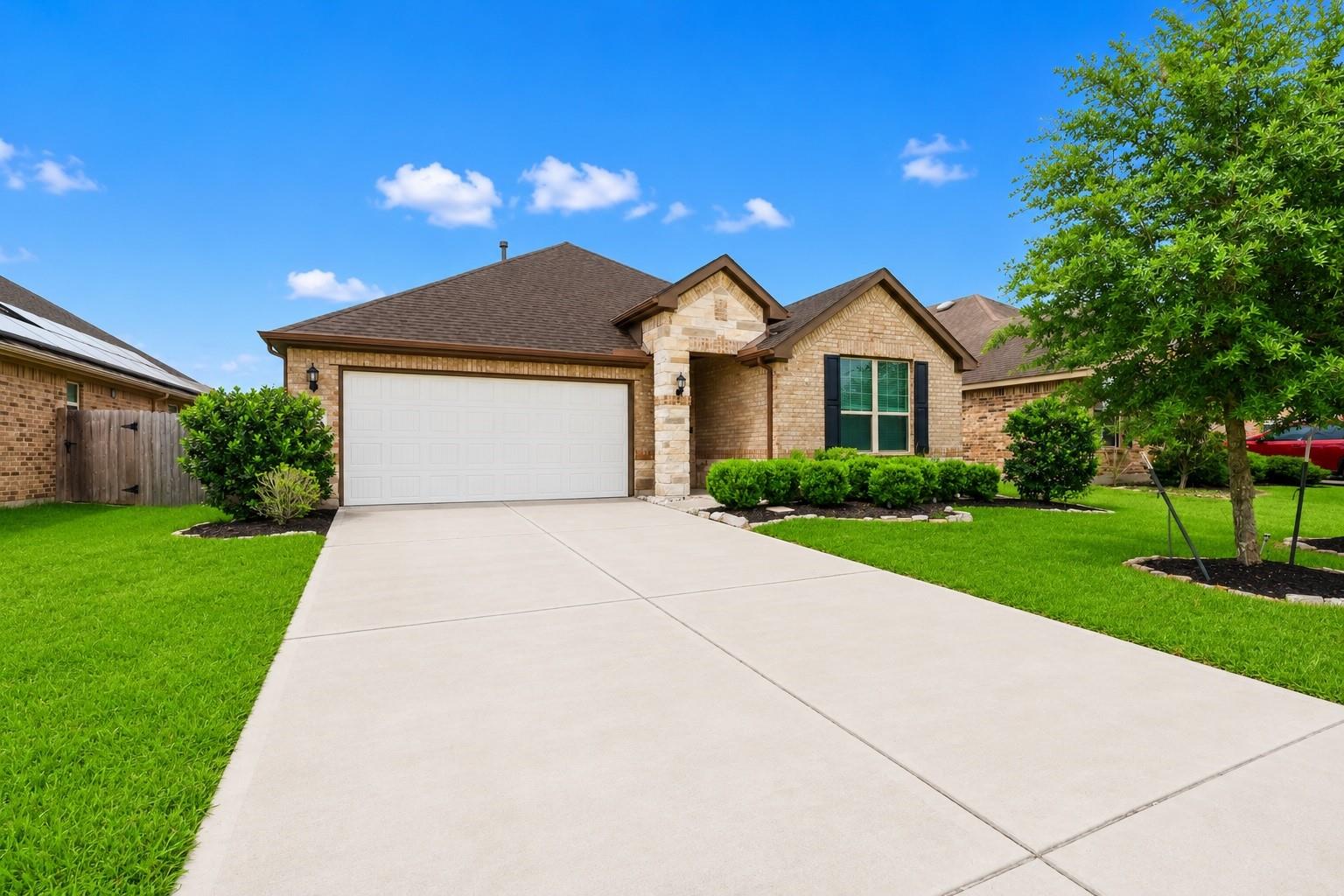 2327 Cherrington Woods Lane, Richmond Tx 77469 Property Photo 2