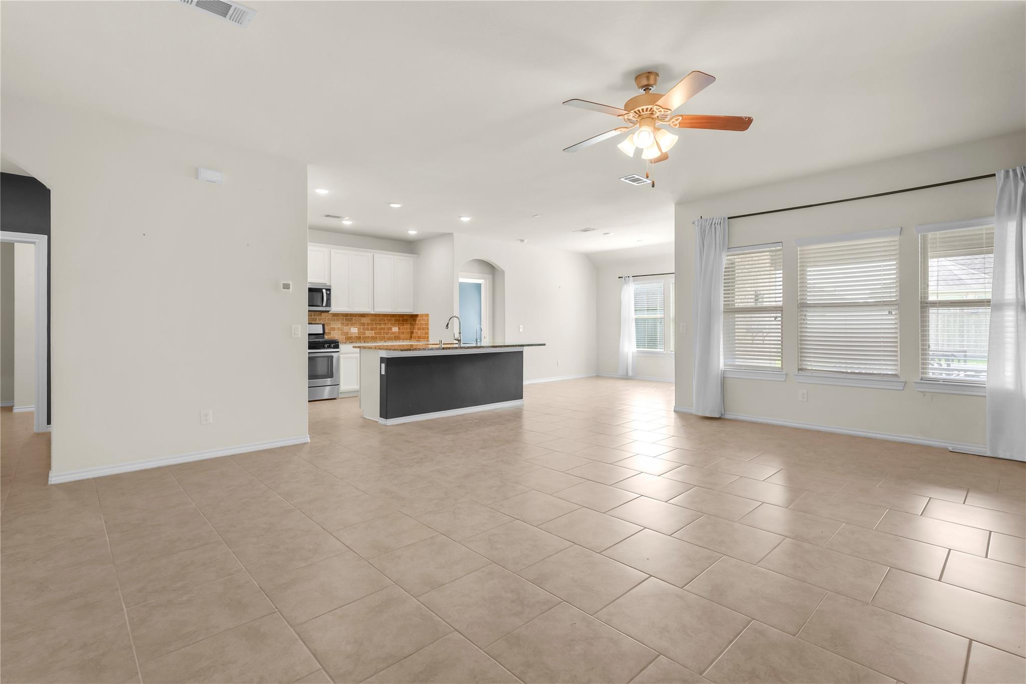 2327 Cherrington Woods Lane, Richmond Tx 77469 Property Photo 5
