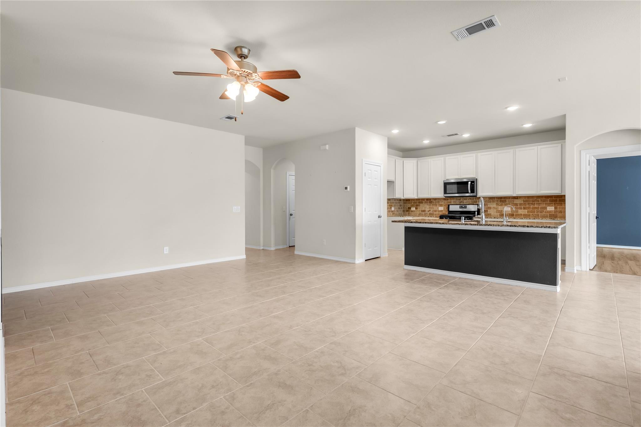 2327 Cherrington Woods Lane, Richmond Tx 77469 Property Photo 6