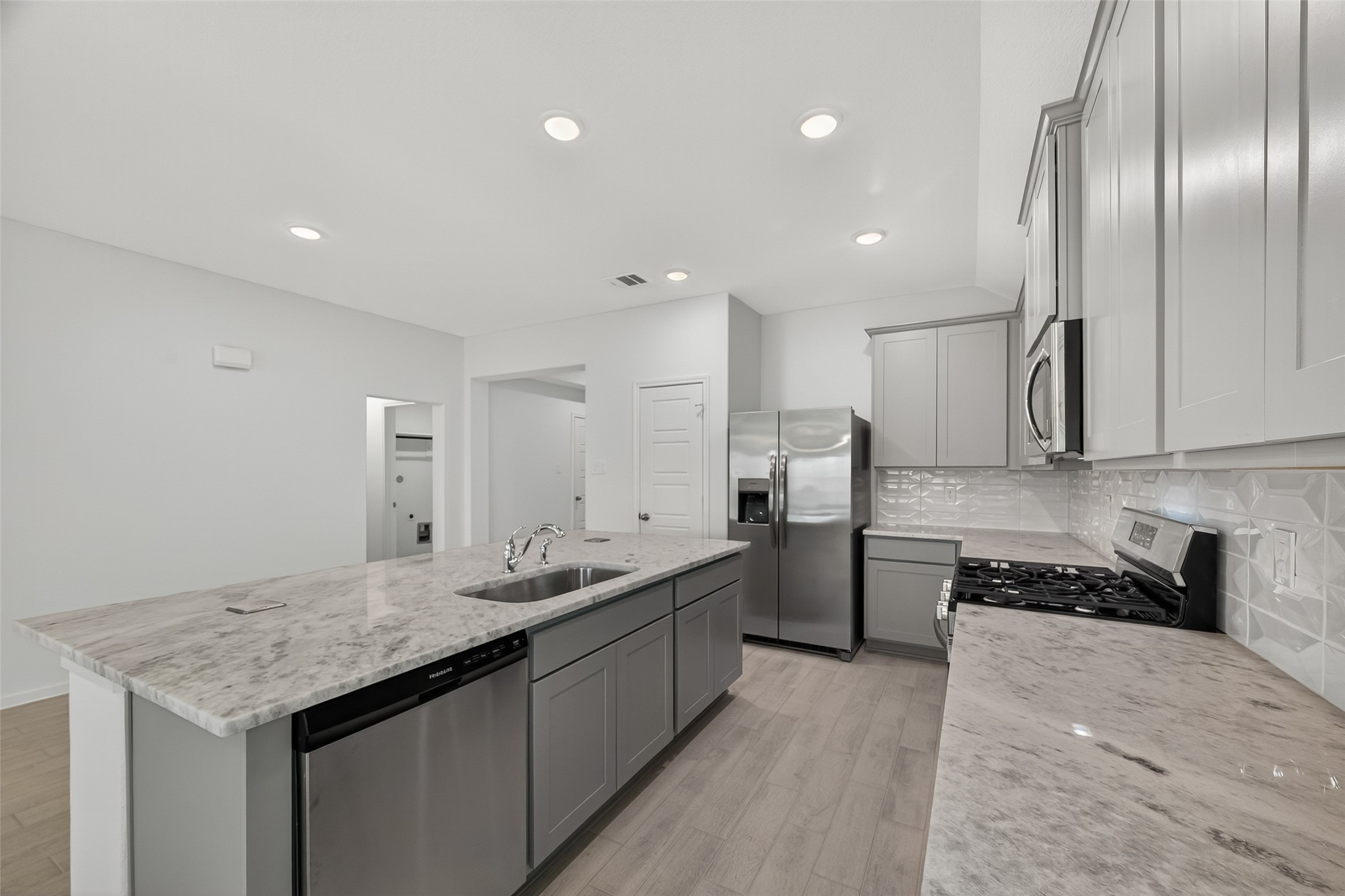5911 Bright Keel Drive Property Photo 15