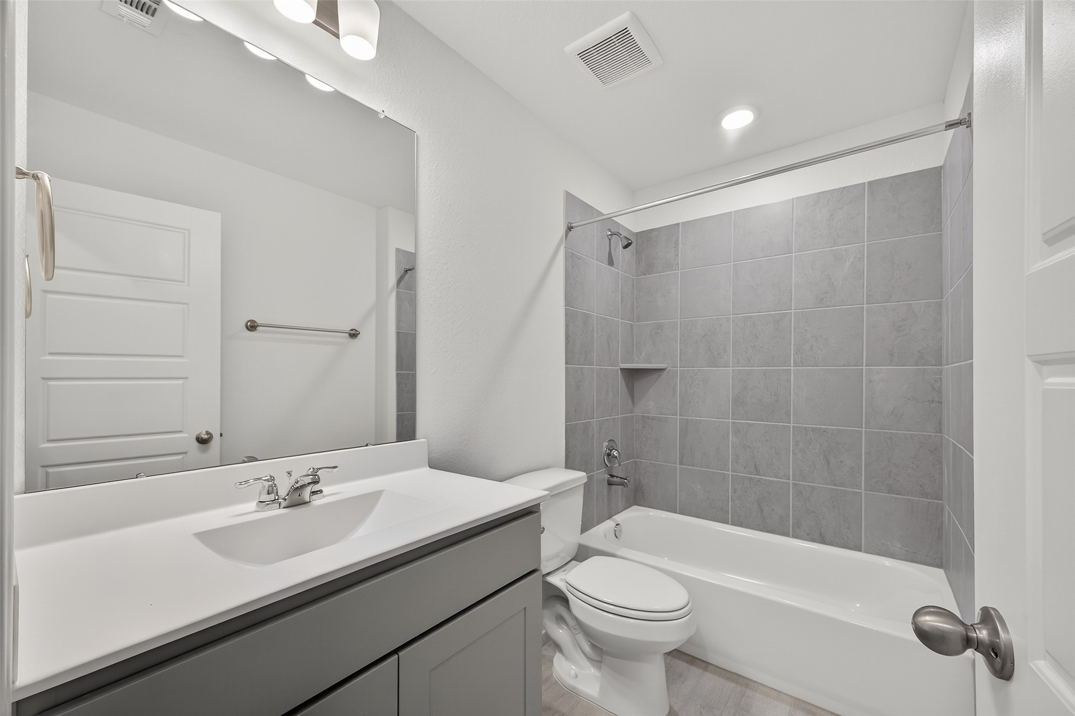 5911 Bright Keel Drive Property Photo 22