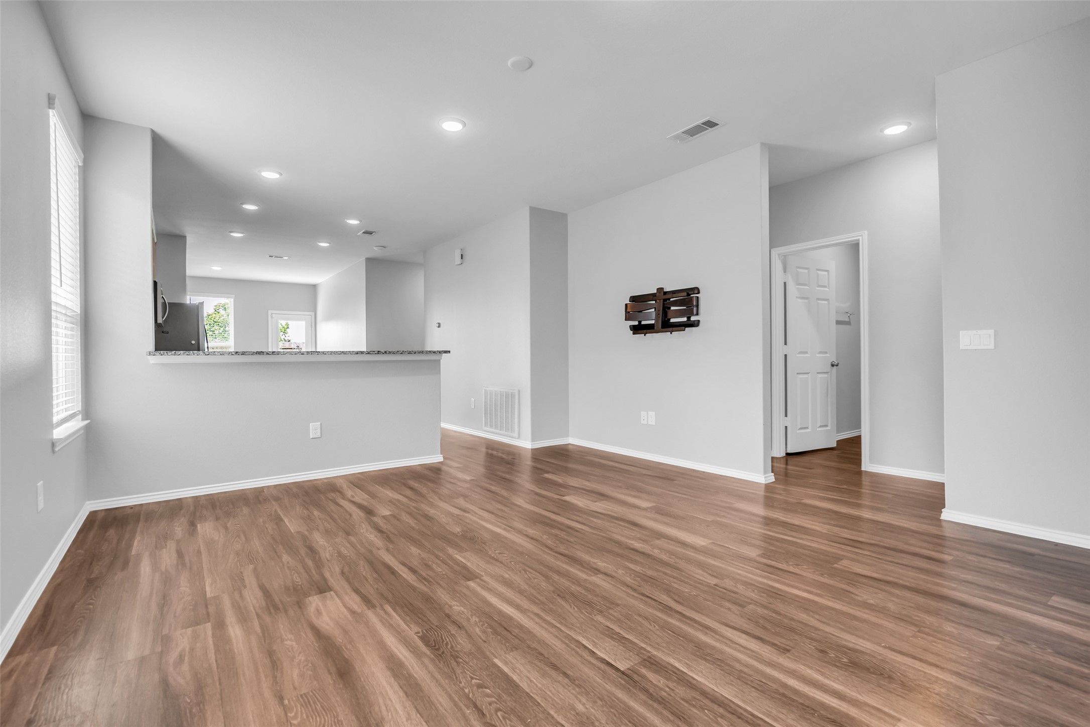 25703 Bottlebrush Sedge Street Property Photo 3
