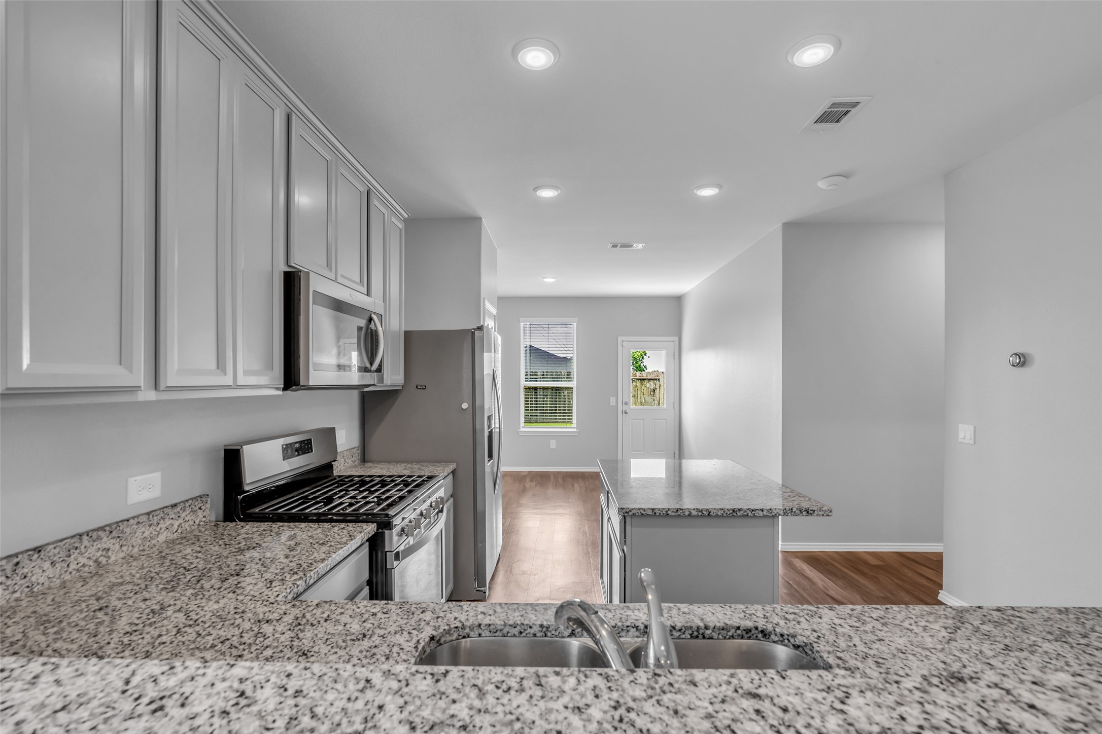 25703 Bottlebrush Sedge Street Property Photo 9