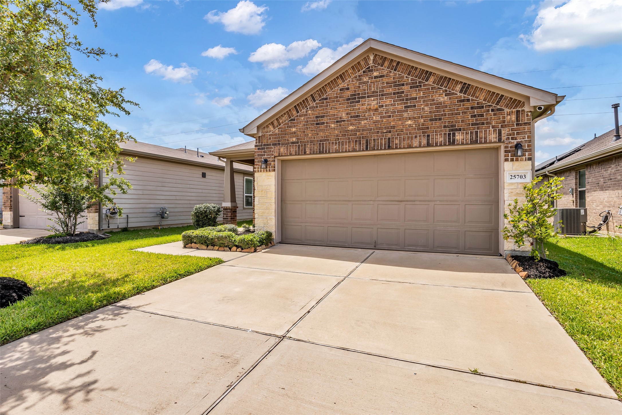 25703 Bottlebrush Sedge Street Property Photo 28