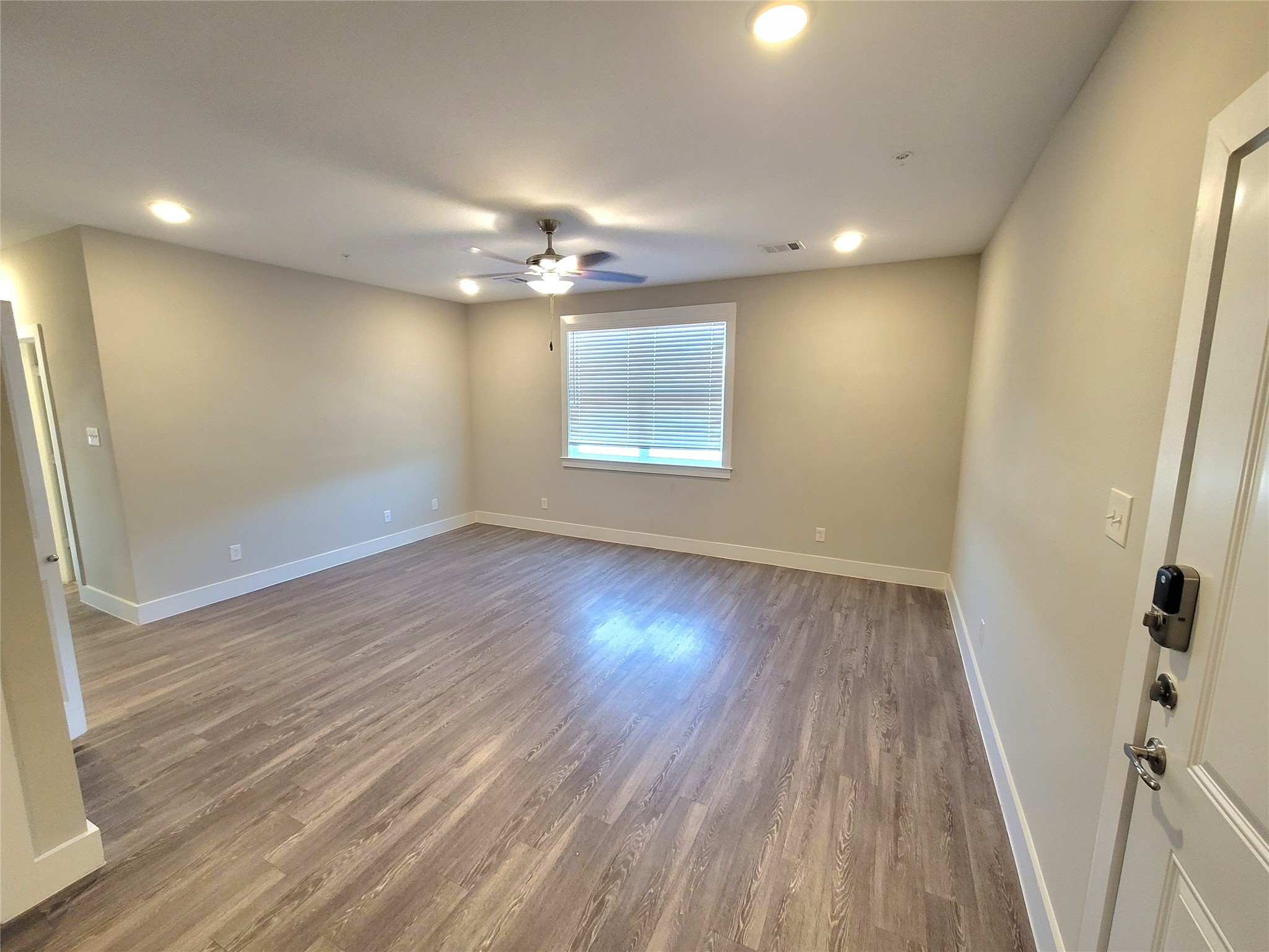 1620 Oak Tree Drive 1210 Property Photo 2