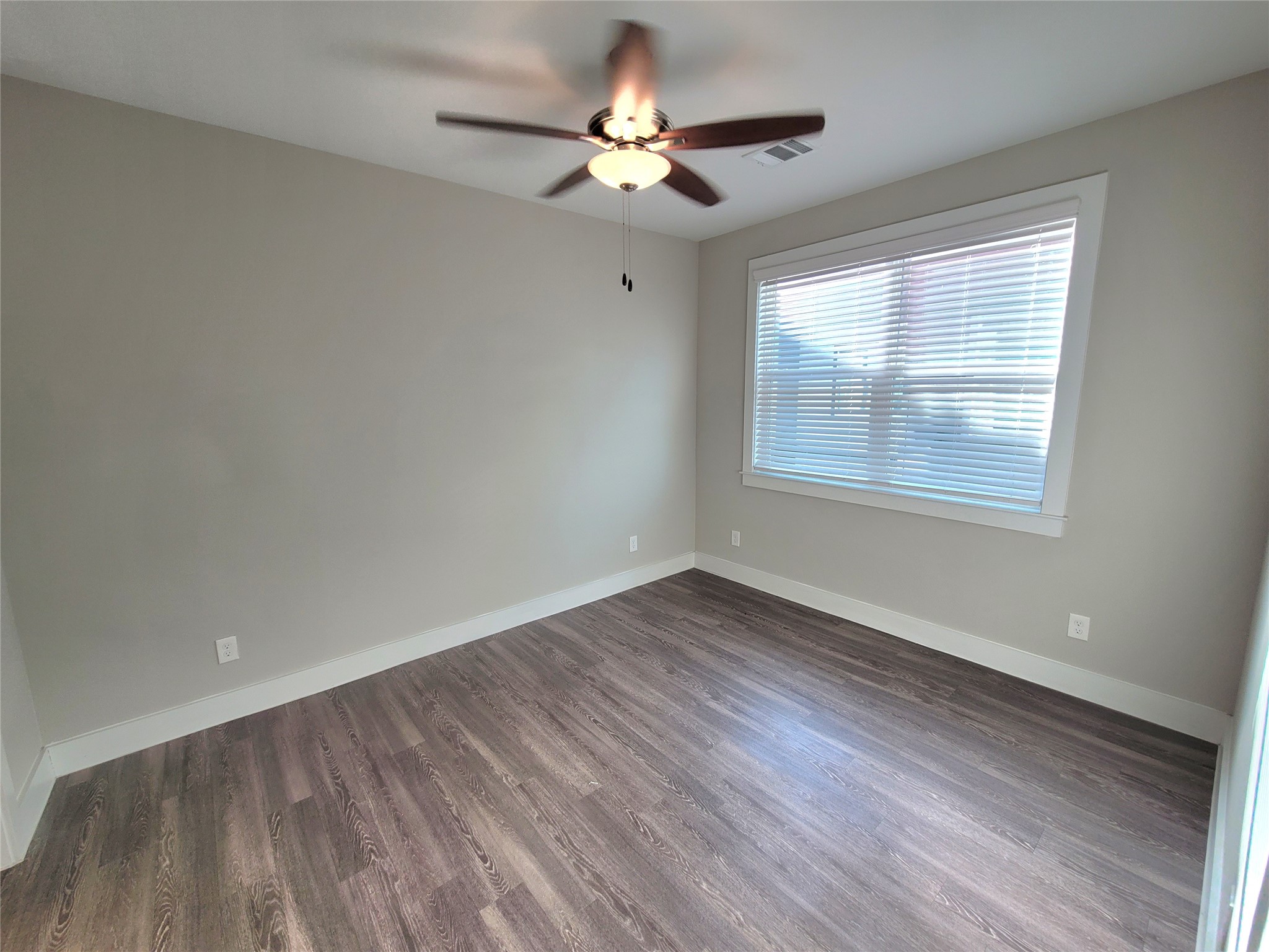 1620 Oak Tree Drive 1210 Property Photo 8