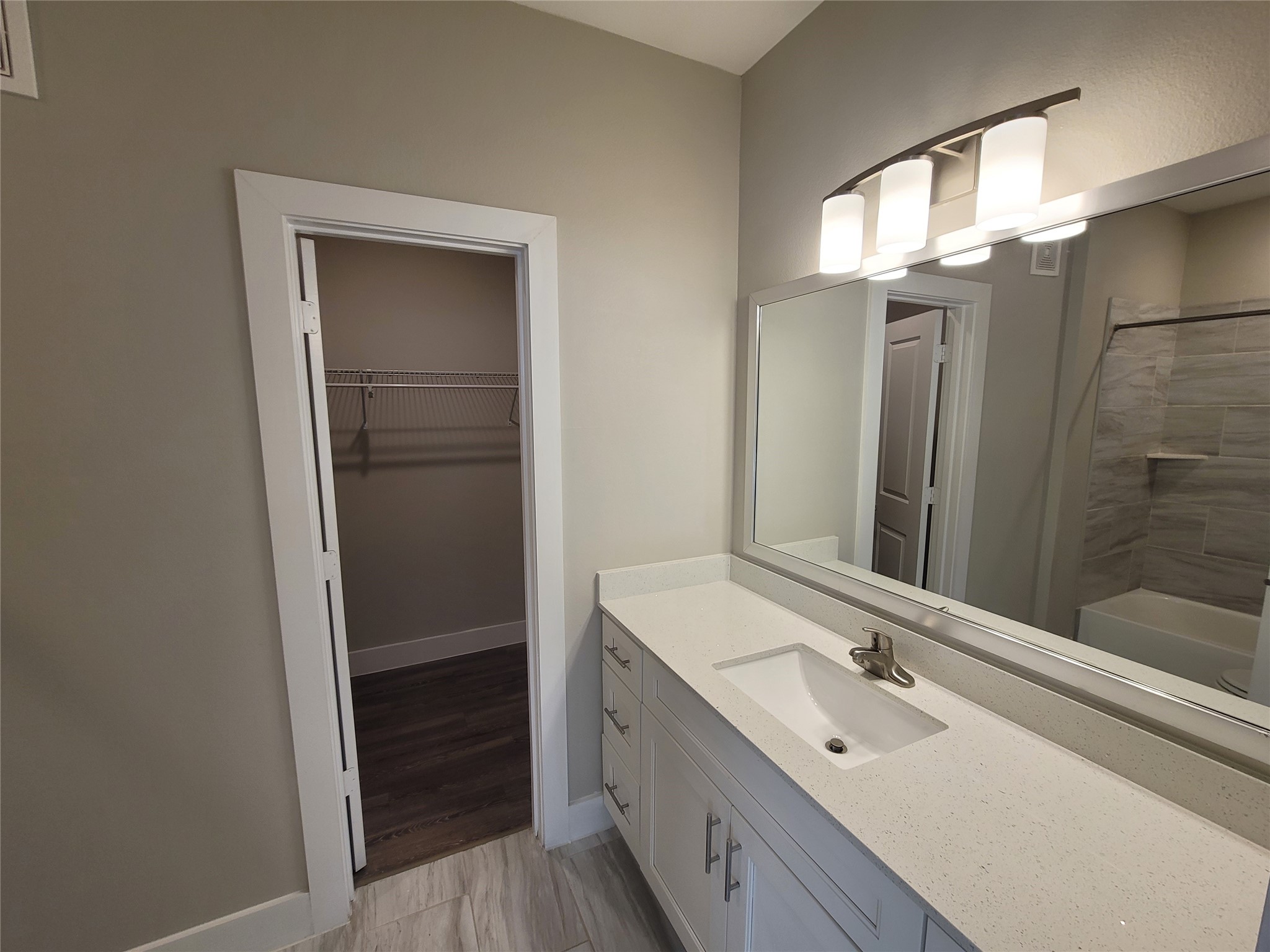 1620 Oak Tree Drive 1210 Property Photo 10