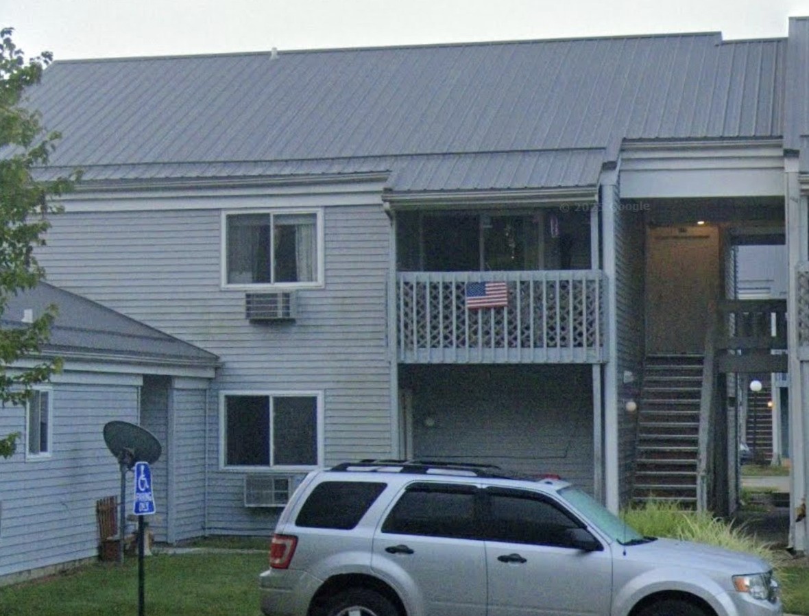 636 Berry Ln Property Photo 2