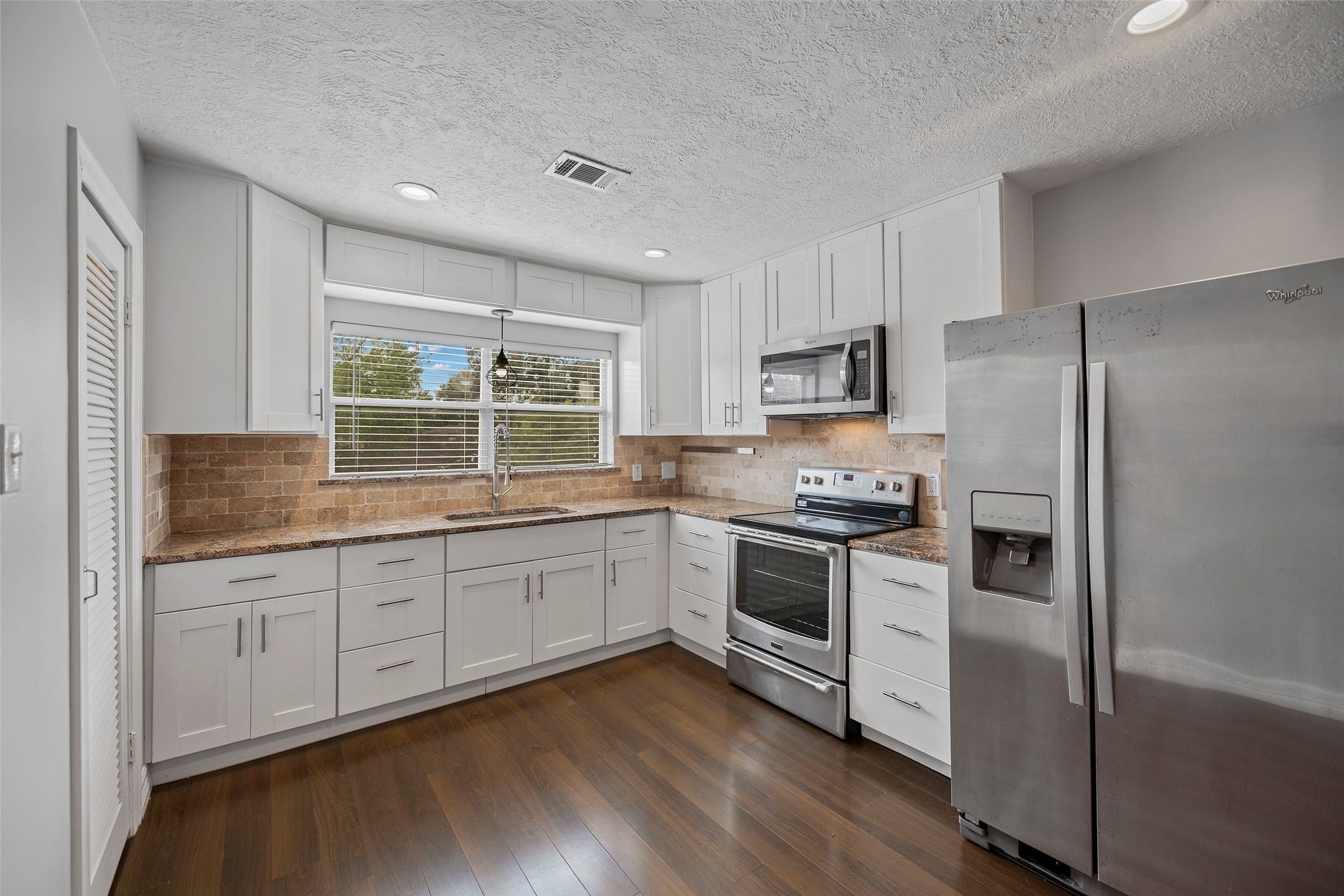 6918 Irvington Boulevard B Property Photo 2