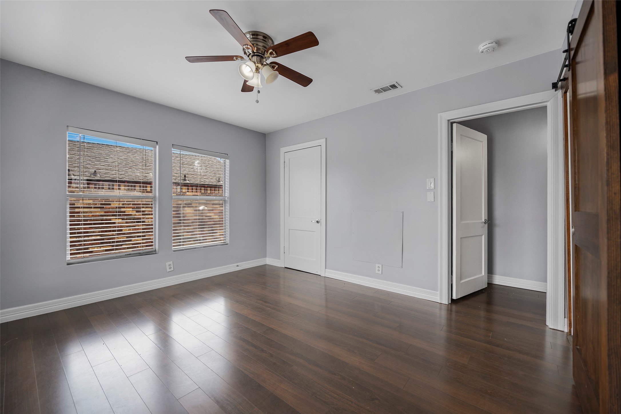 6918 Irvington Boulevard B Property Photo 9
