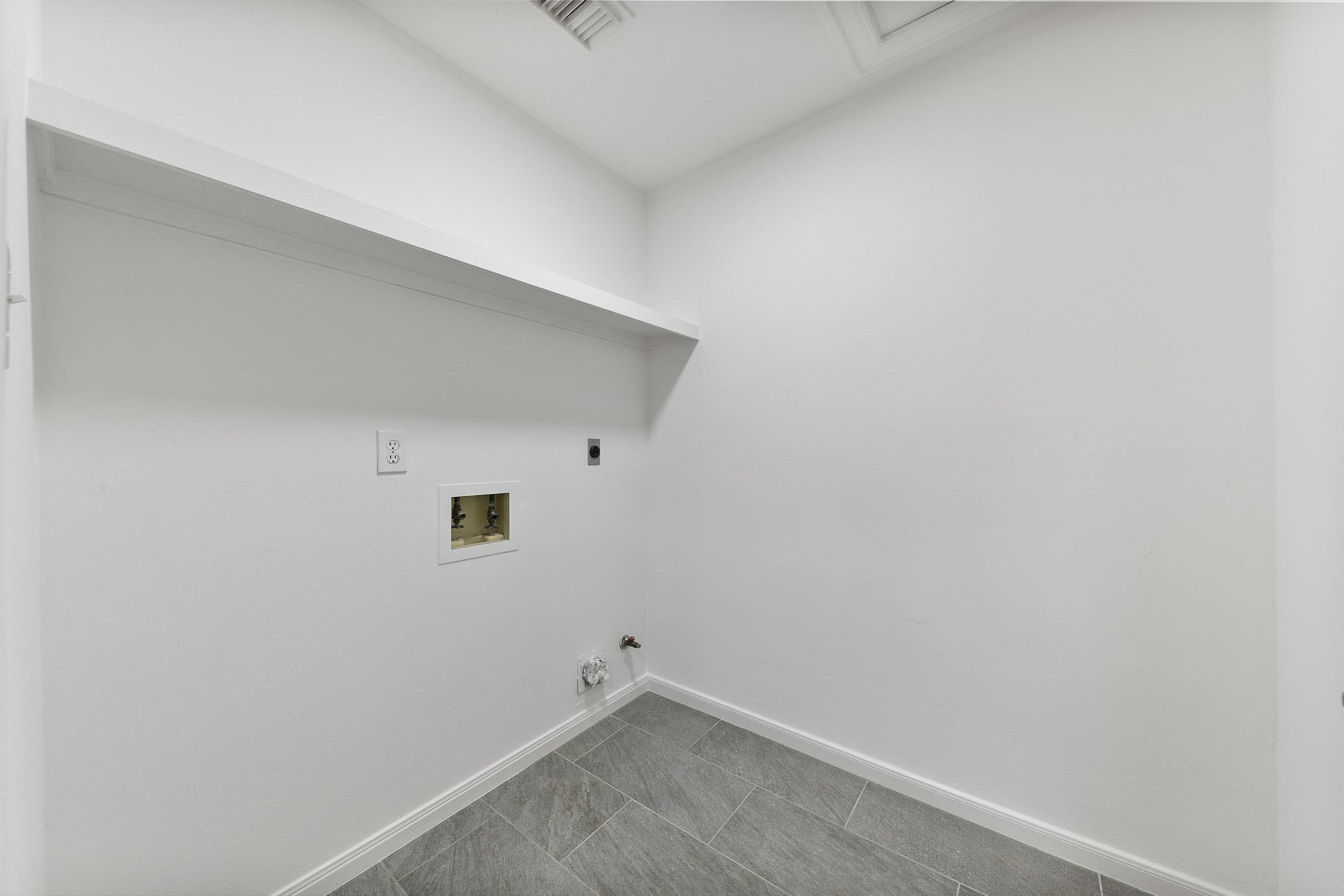 1414 Bluestone Drive Property Photo 31