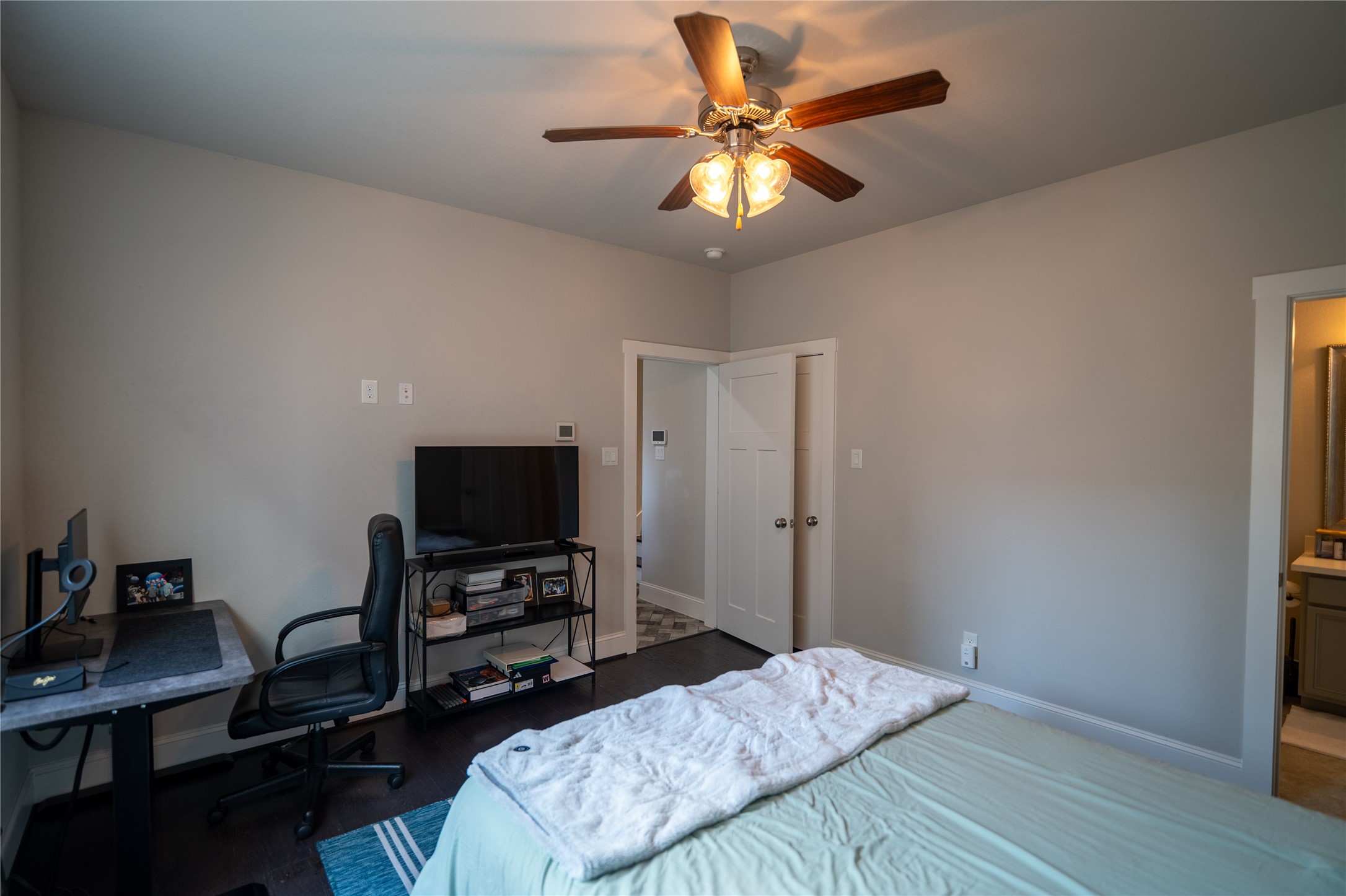 3009 Bell Street B Property Photo 27