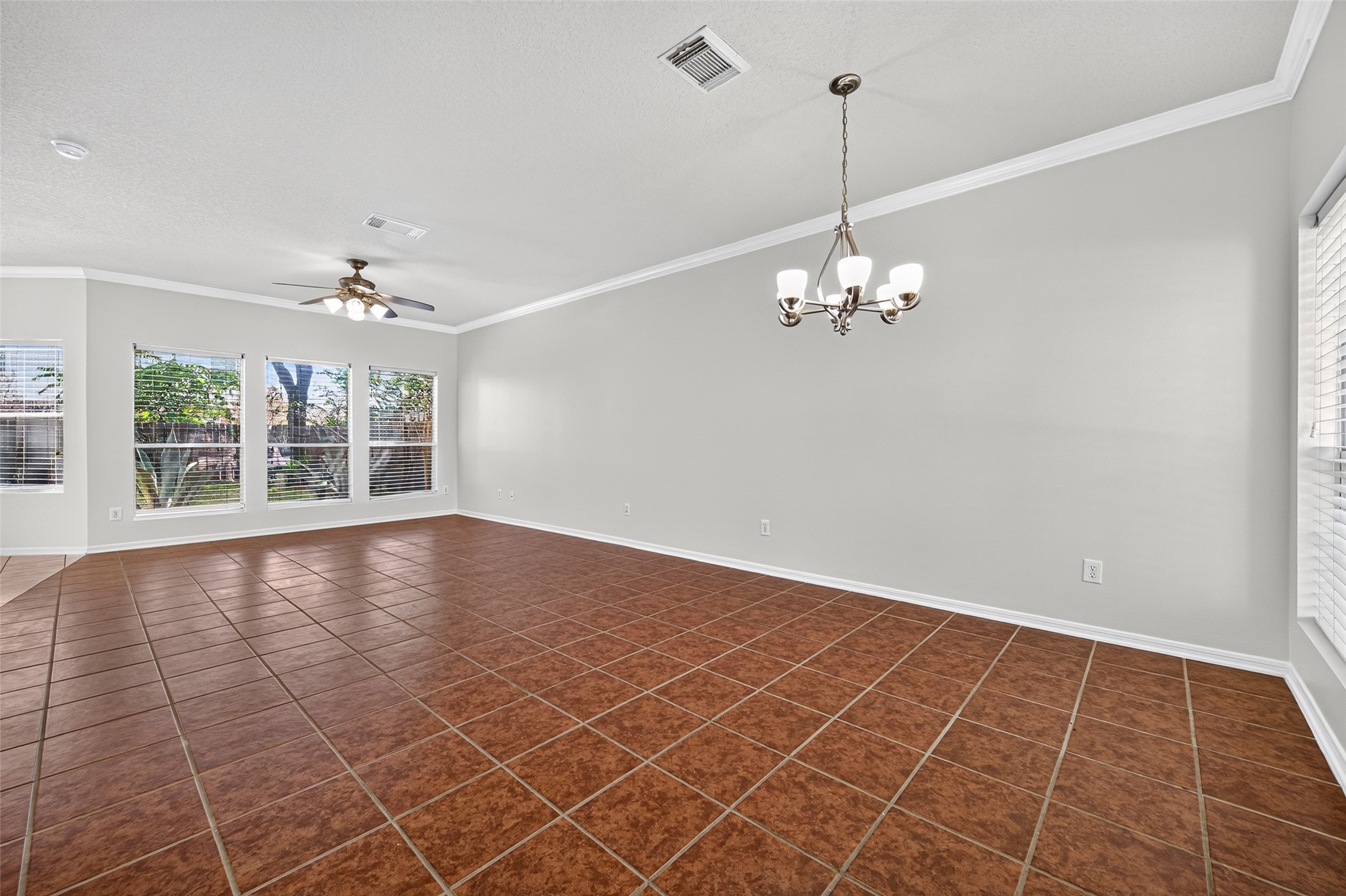 18439 Alemarble Oak Street Property Photo 6