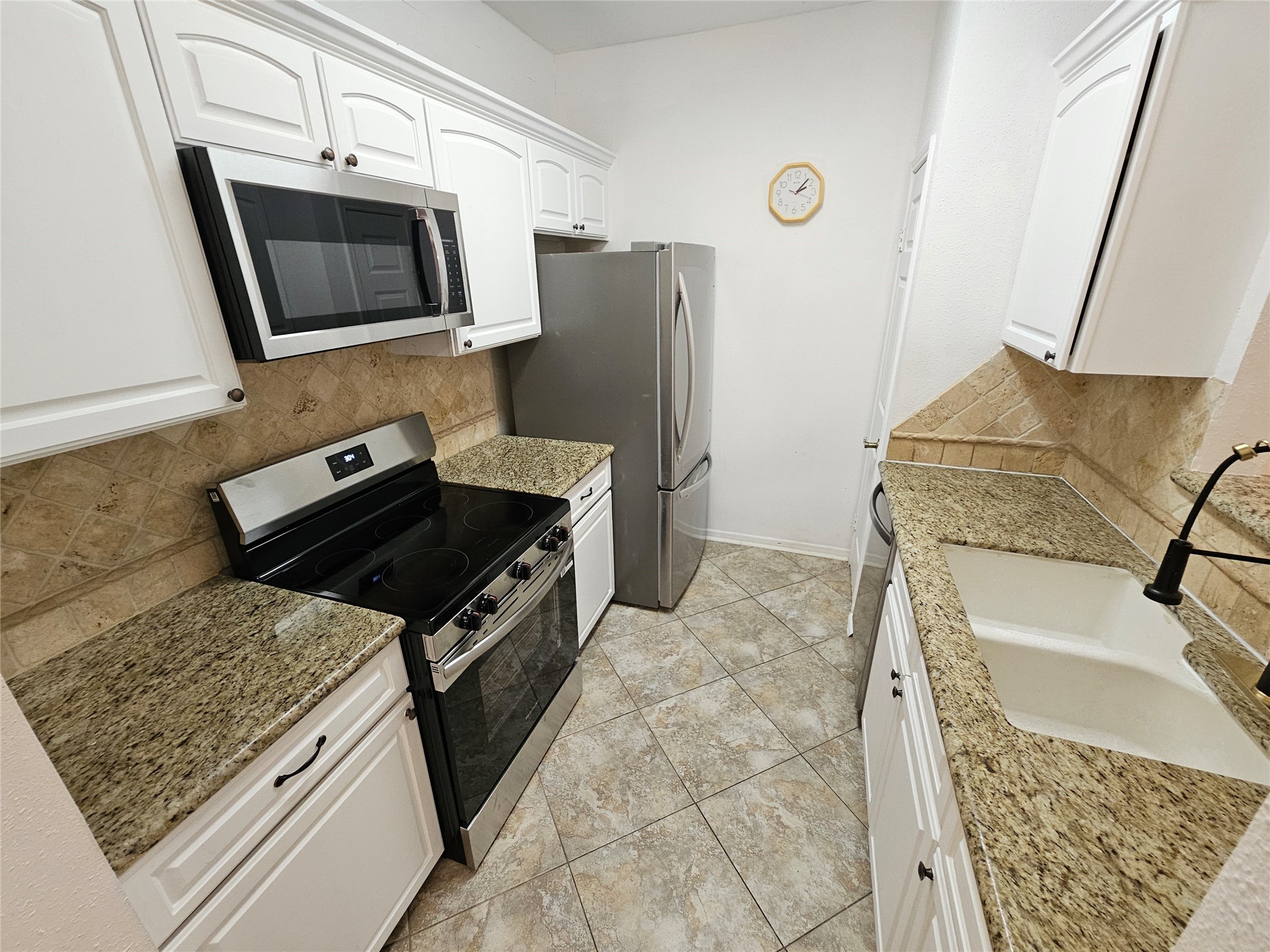 9800 Pagewood Lane 2404 Property Photo 1